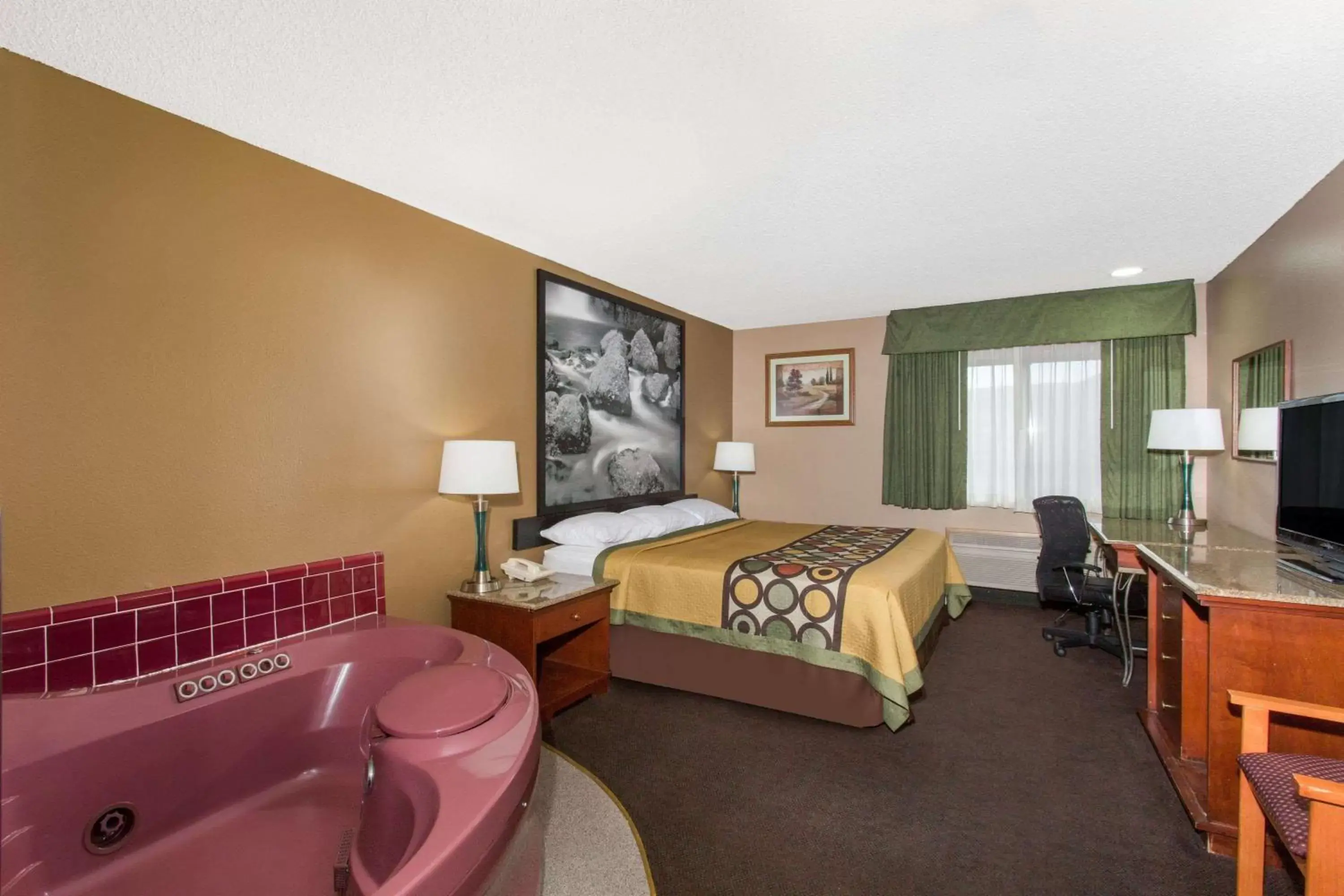 Photo of the whole room in Super 8 by Wyndham Baker City