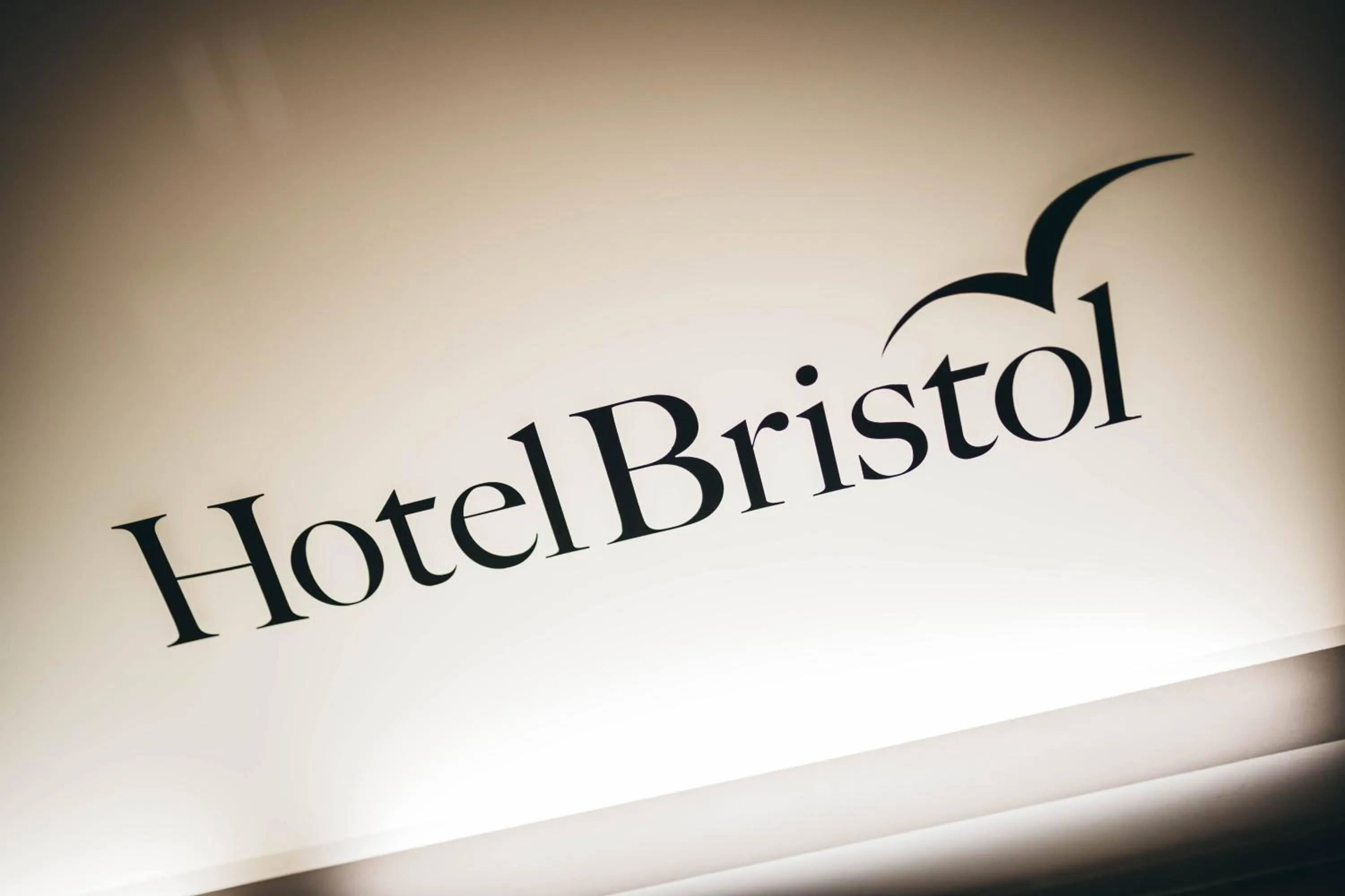 Logo/Certificate/Sign in Hotel Bristol