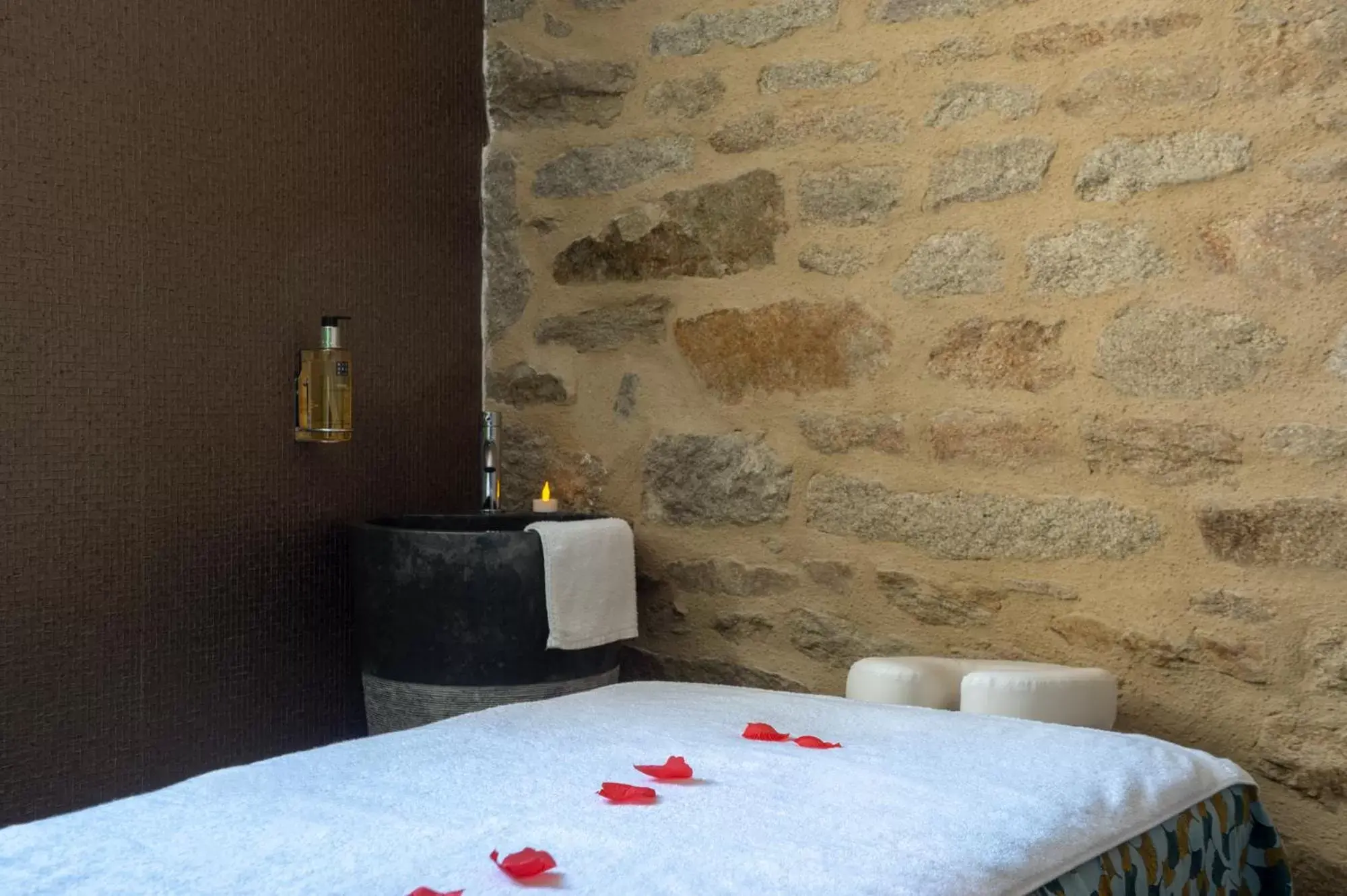 Massage, Bed in Hôtel Ginkgo - SPA Biloba