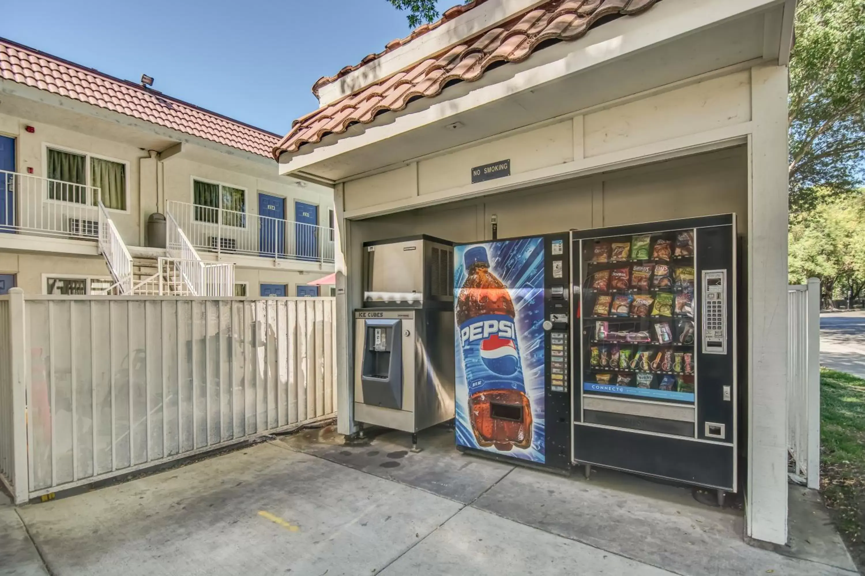 Property building in Motel 6-Stockton, CA - North