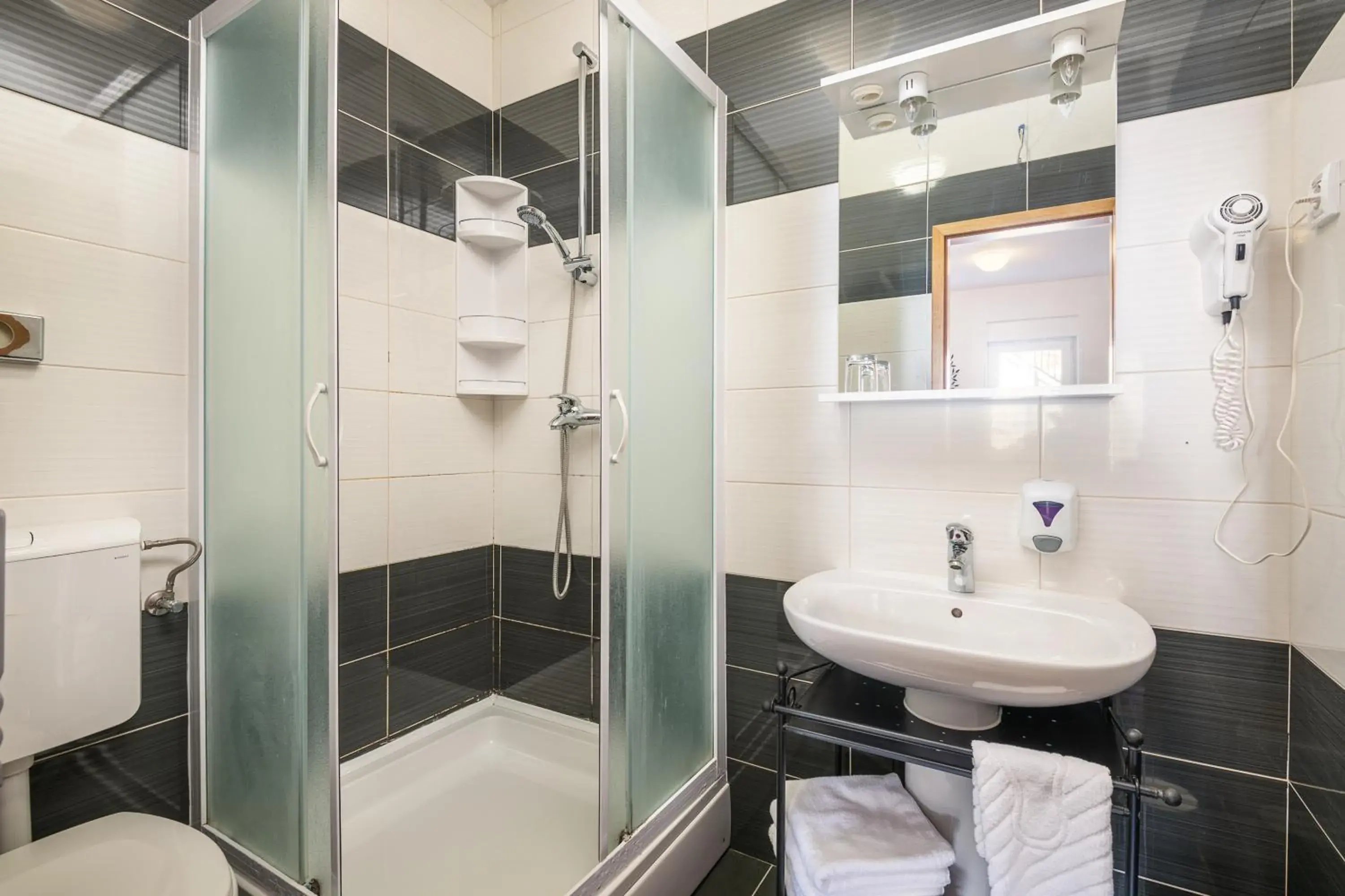 Shower, Bathroom in Apartments Didan