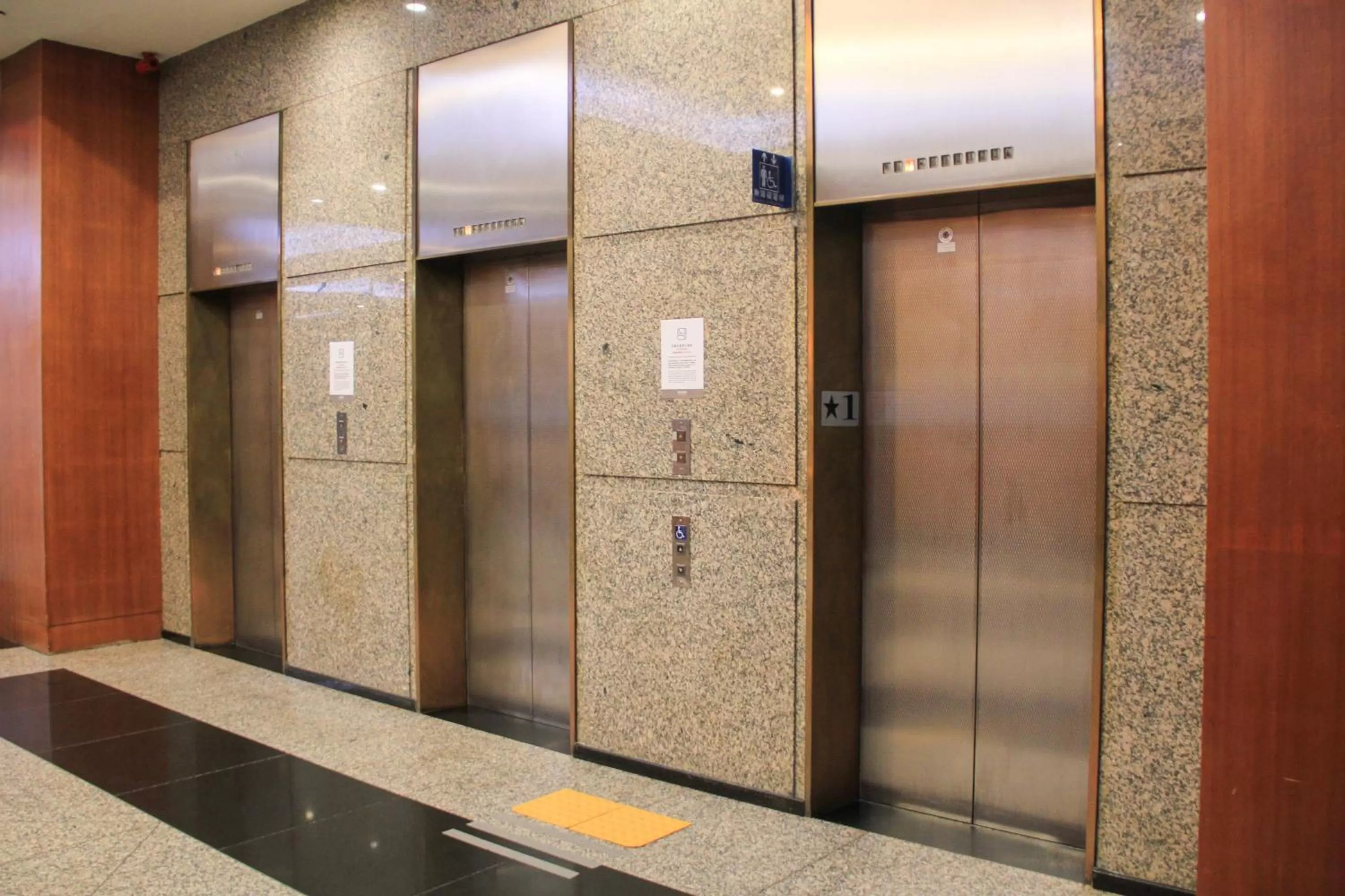 elevator in Guide Hotel Hsinchu Zhongyang