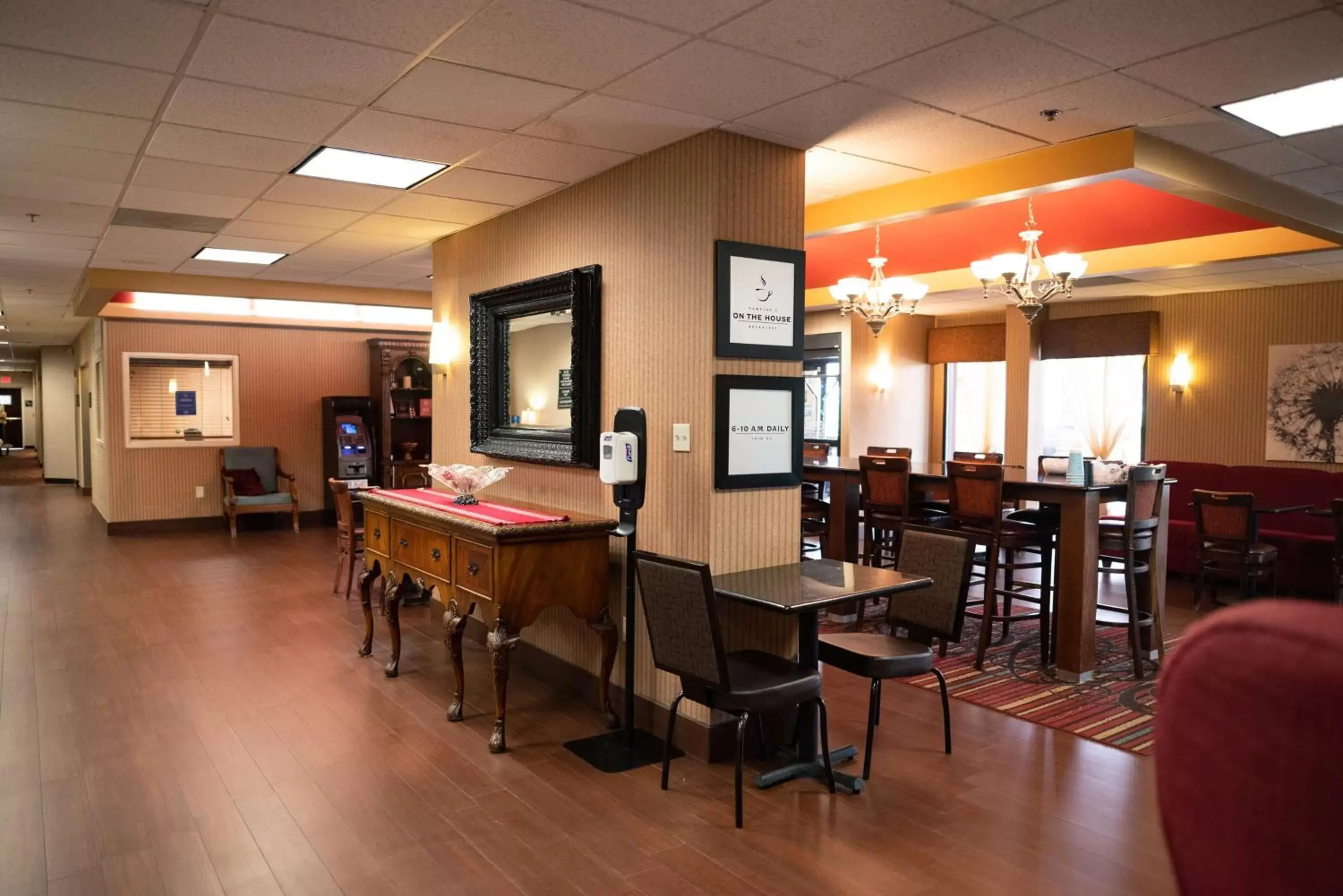 Lobby or reception, Restaurant/Places to Eat in Hampton Inn Oklahoma City Northwest