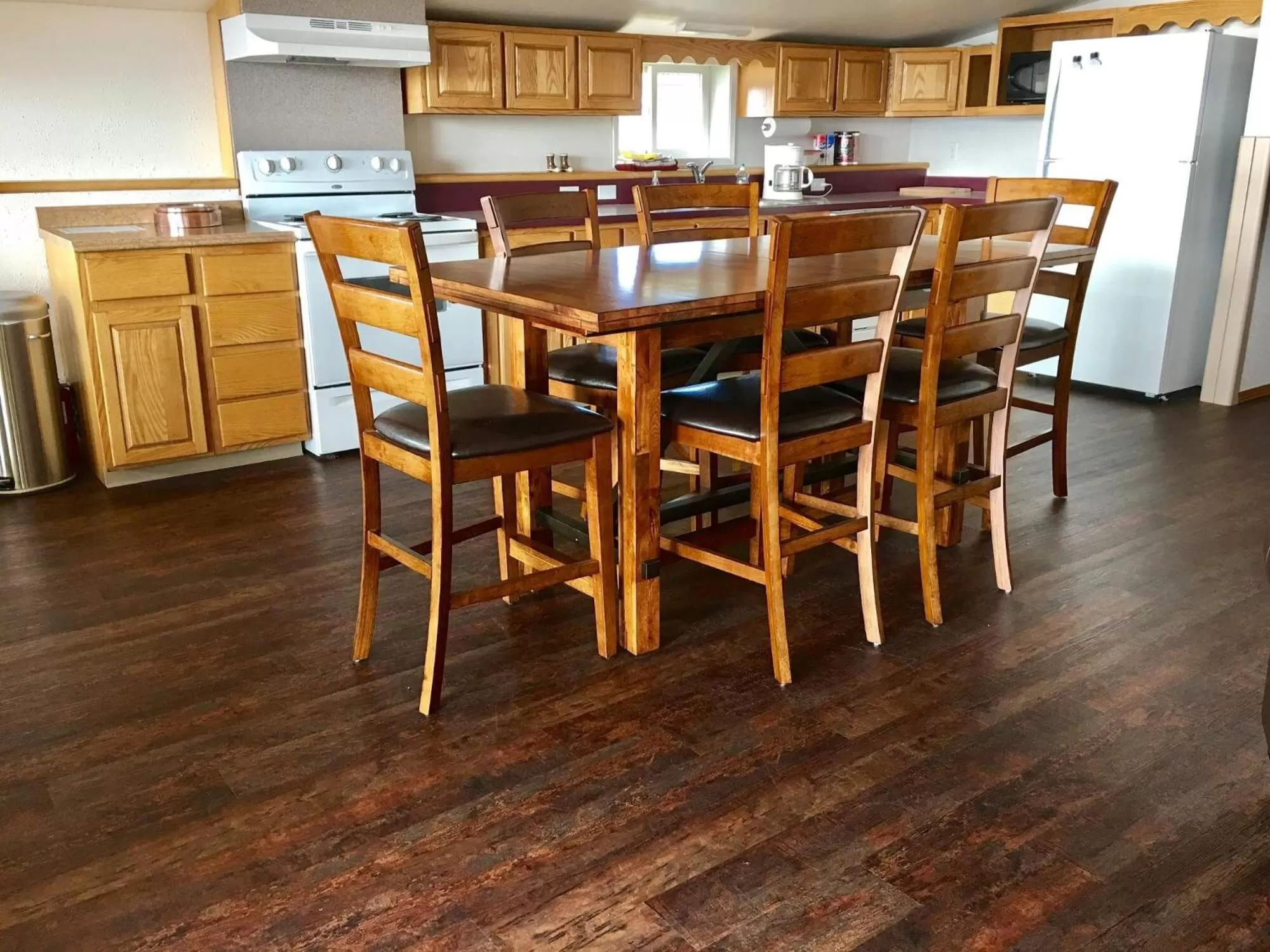 Dining Area in Driftwood Inn