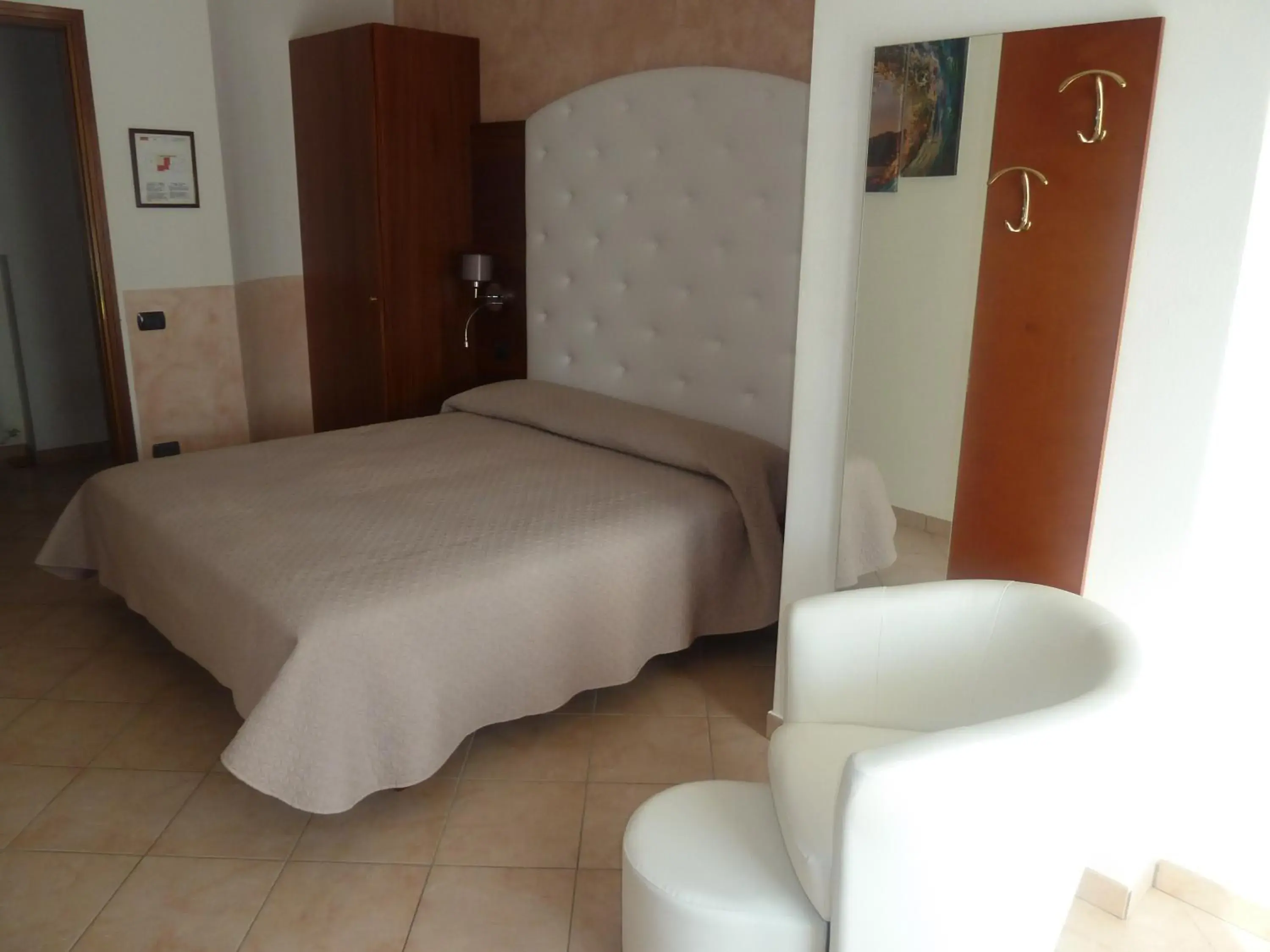 Bedroom, Bed in Albergo Casa Este