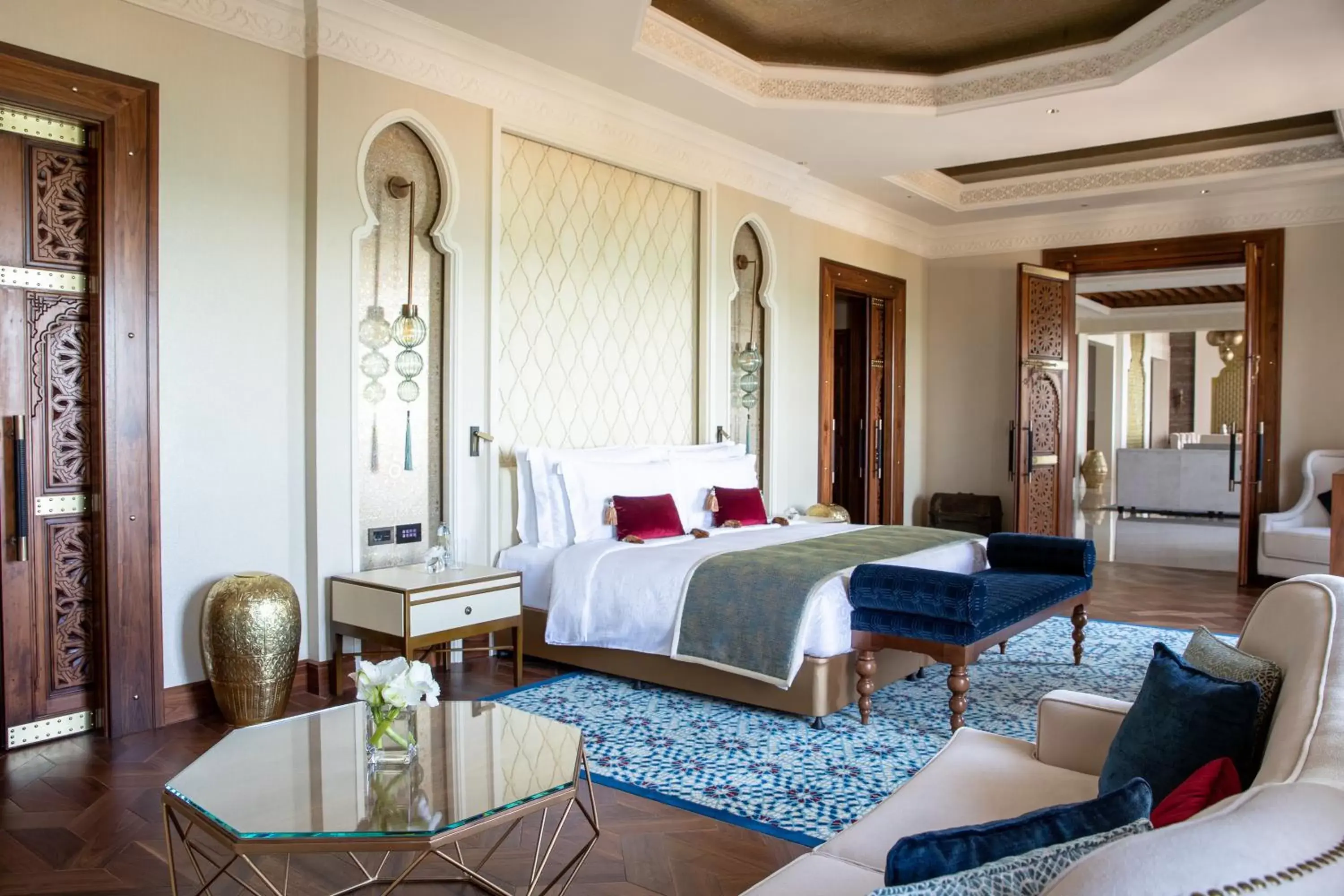 Royal Suite - single occupancy - with airport transfers & suite benefits in Jumeirah Al Qasr