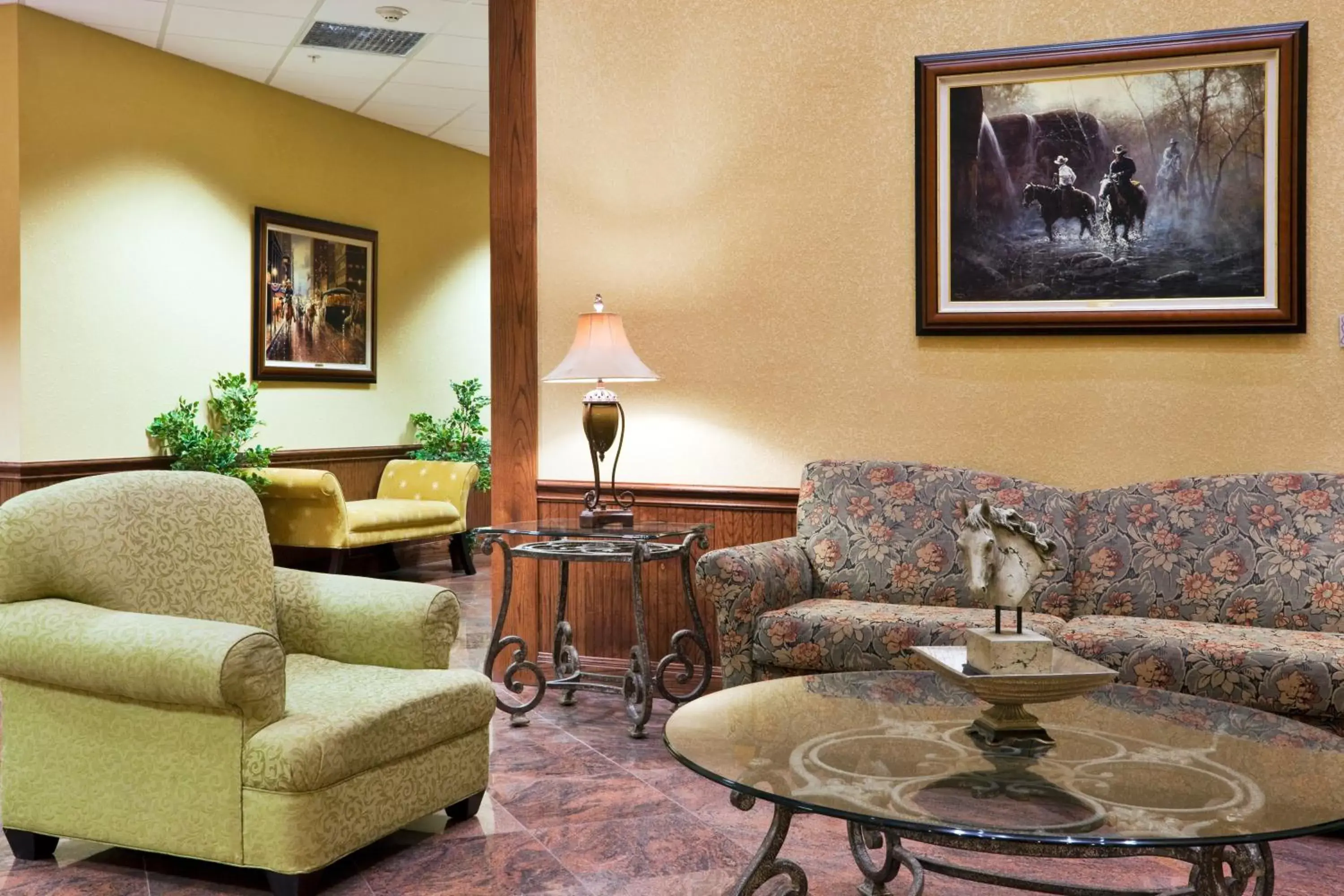 Property building, Seating Area in Holiday Inn Express of Salado-Belton, an IHG Hotel
