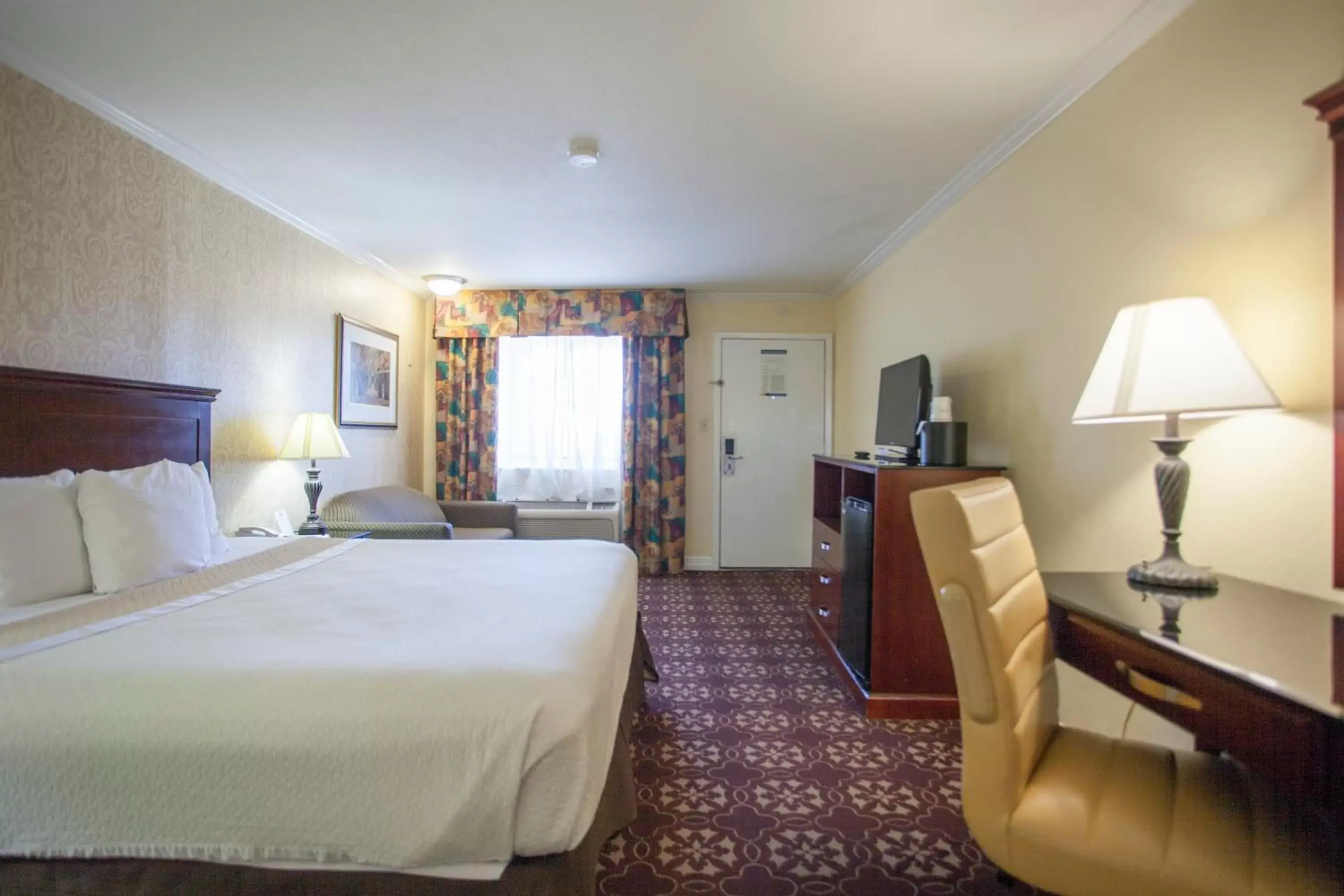 Photo of the whole room in Days Inn by Wyndham Shenandoah