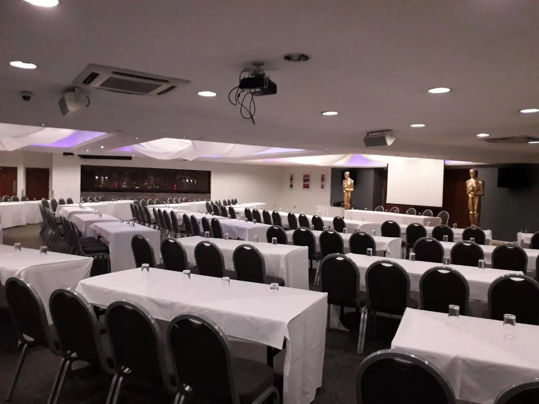 Meeting/conference room in Holiday Inn - Manchester - Oldham, an IHG Hotel