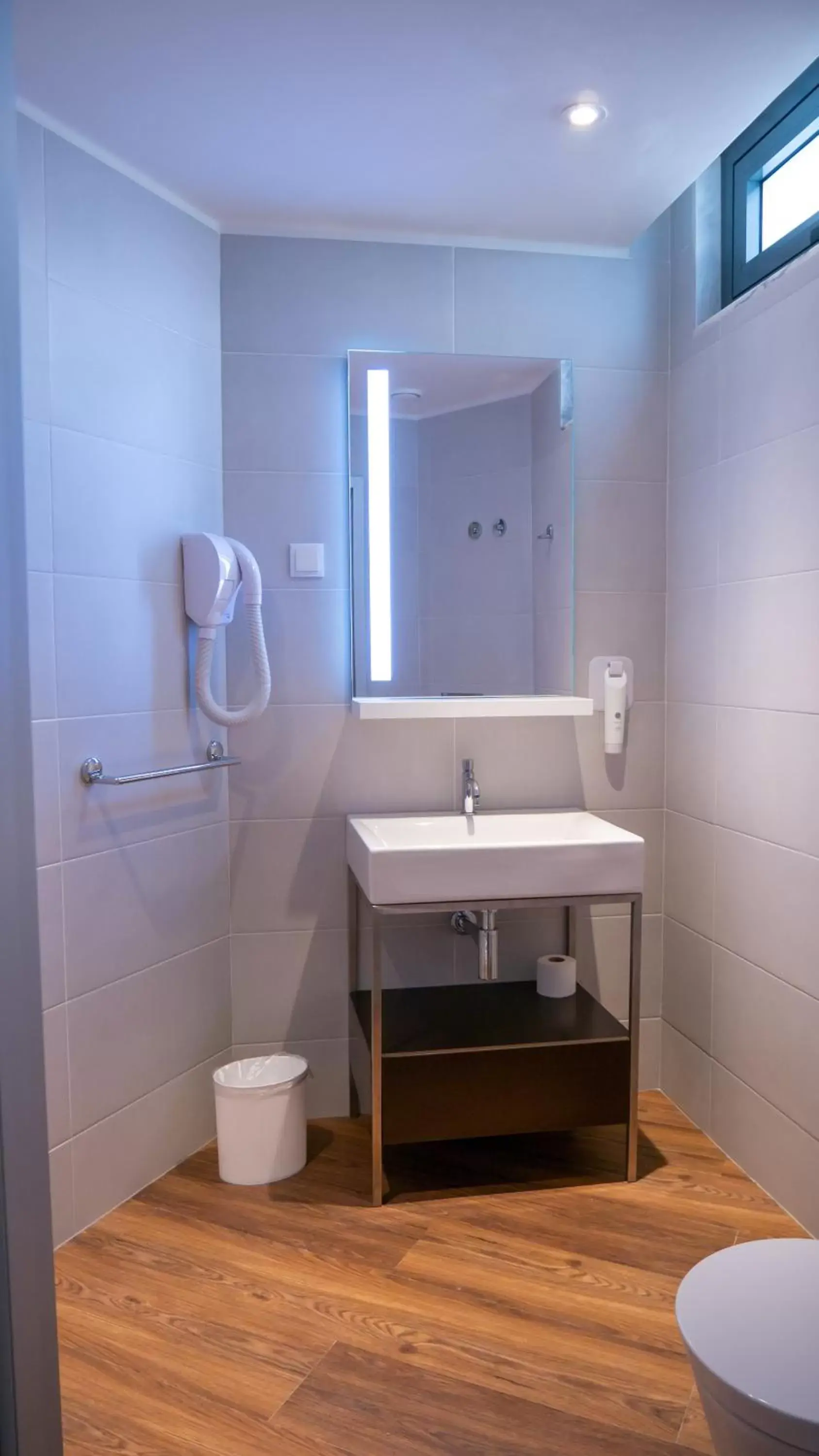 Bathroom in easyHotel Lisbon