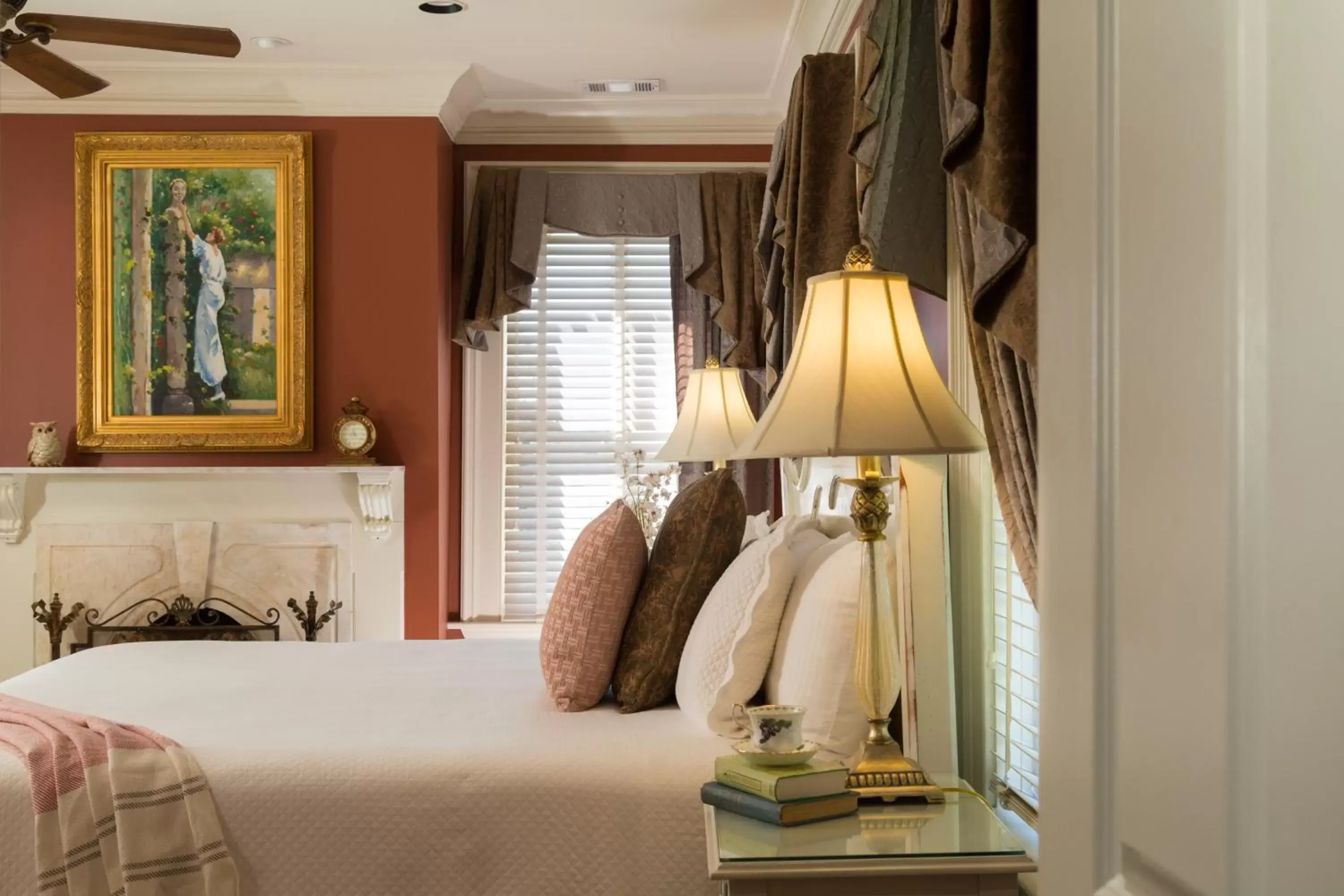 Bedroom, Bed in The Inn on West Liberty