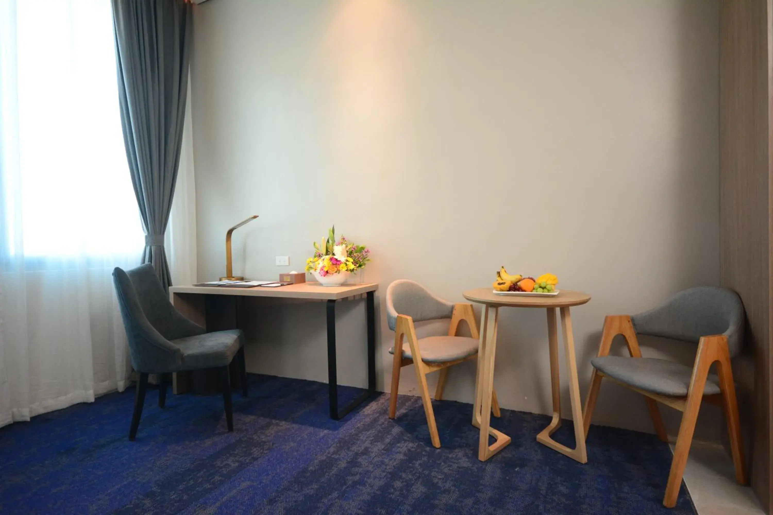 Seating area, Dining Area in Blue Lotus Hotel