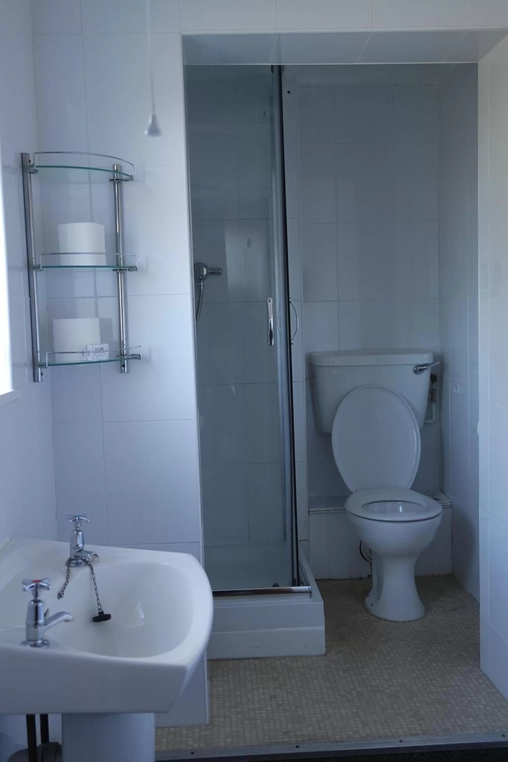 Bathroom in Gable End Hotel