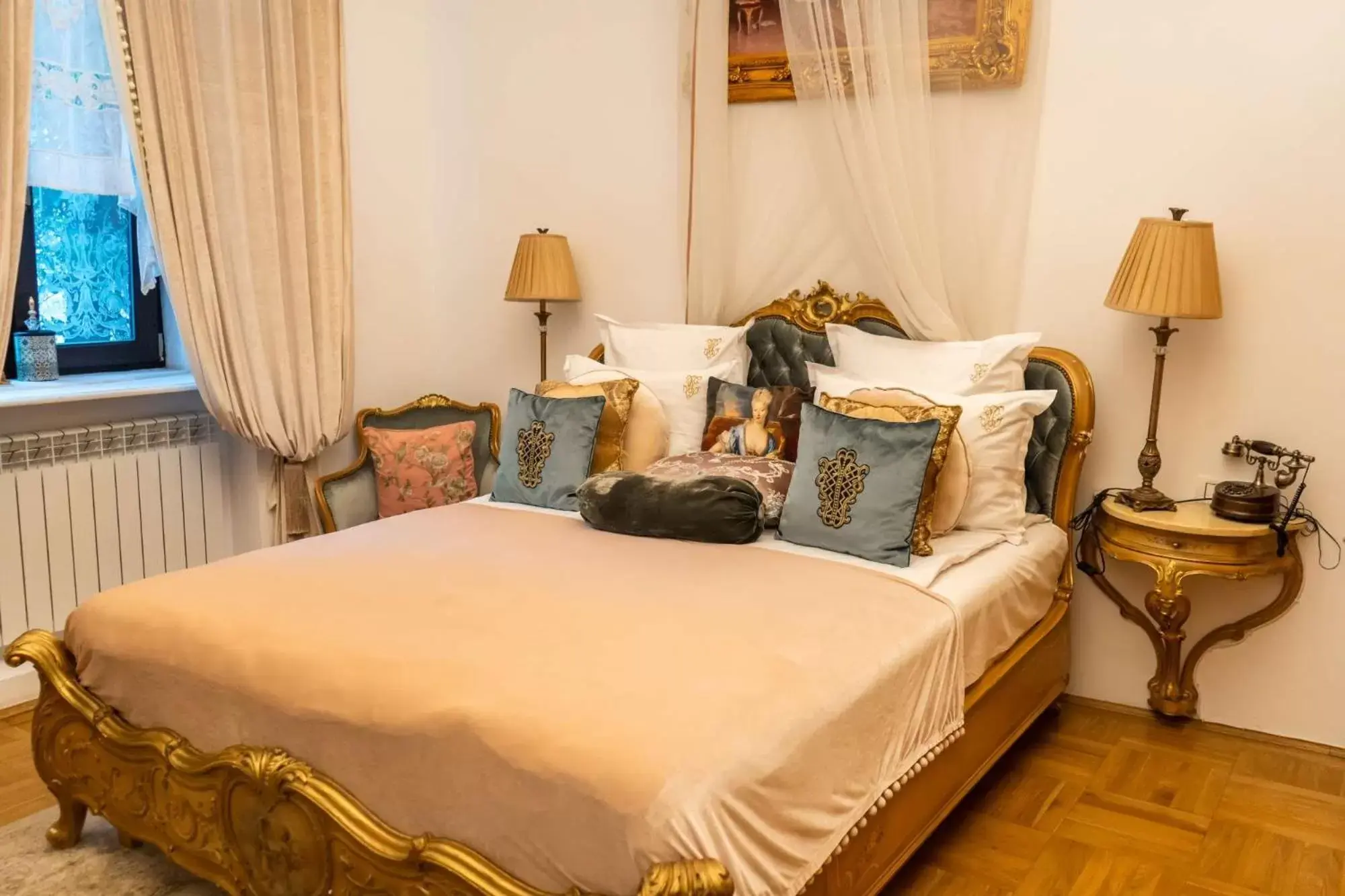 Bed in Conacul Coroanei Luxury Boutique Hotel Bed in Conacul Coroanei Luxury Boutique Hotel