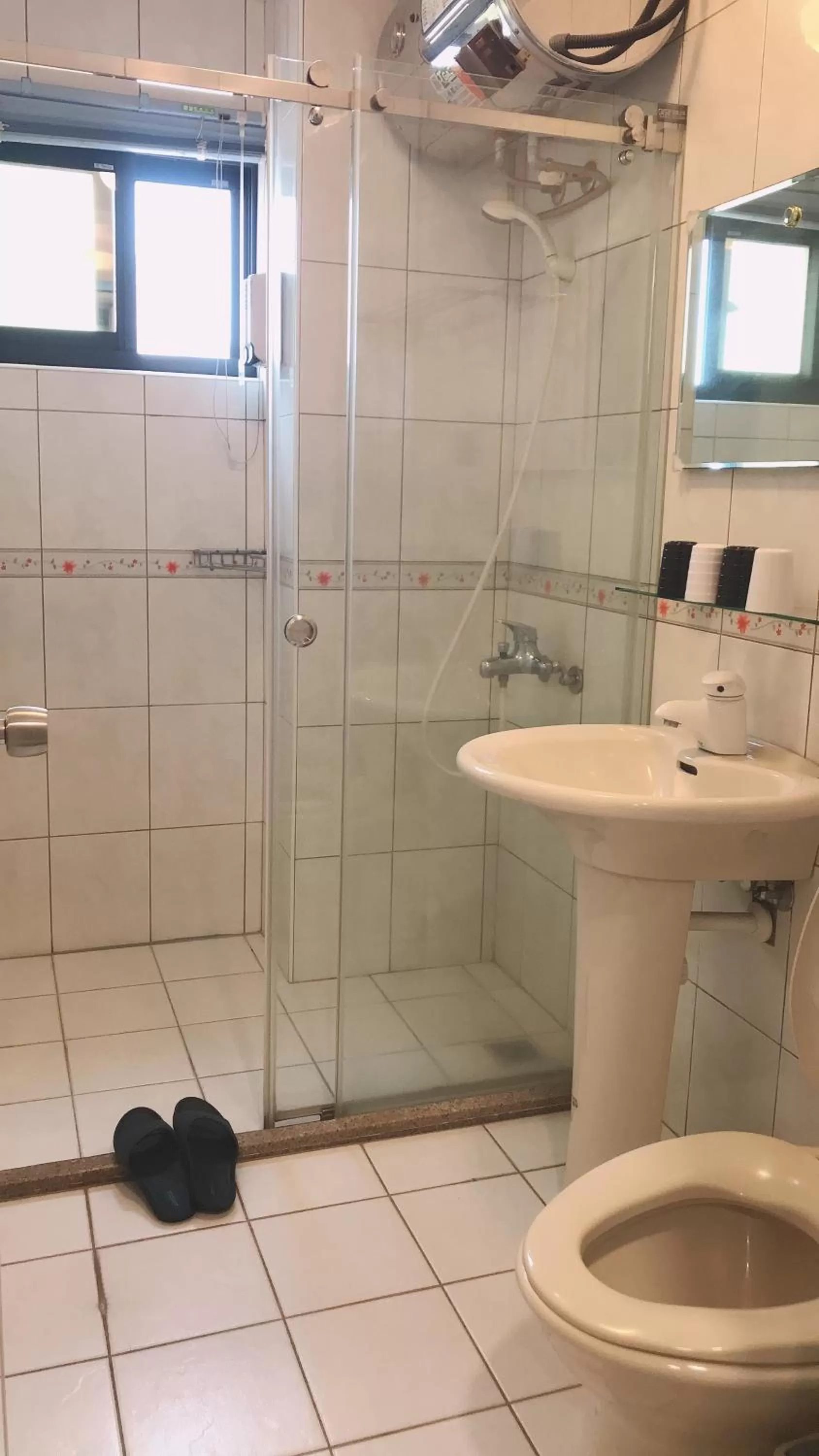 Shower, Bathroom in Frank B&B