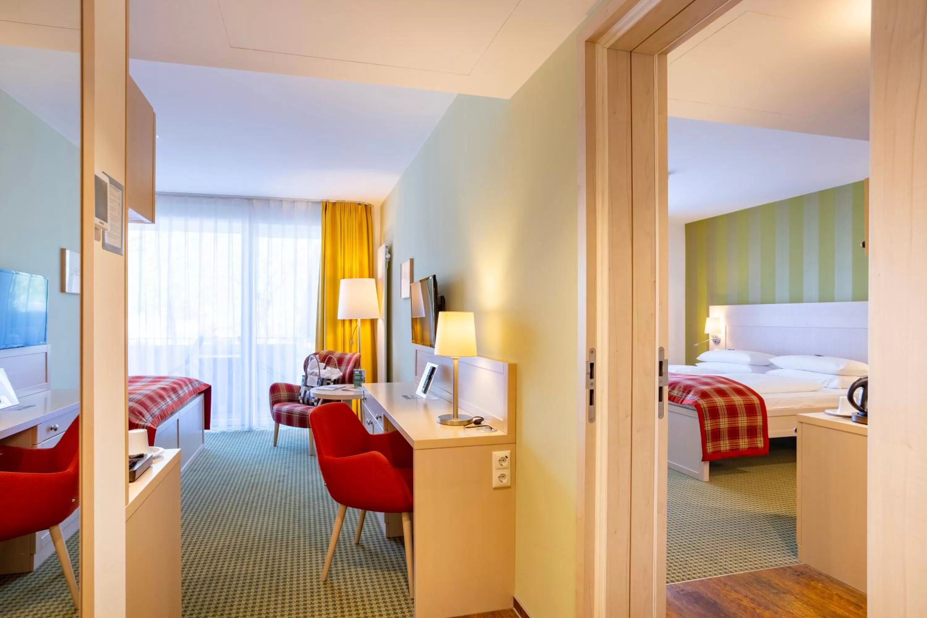 Living room, Bed in Ringhotel Warnemünder Hof