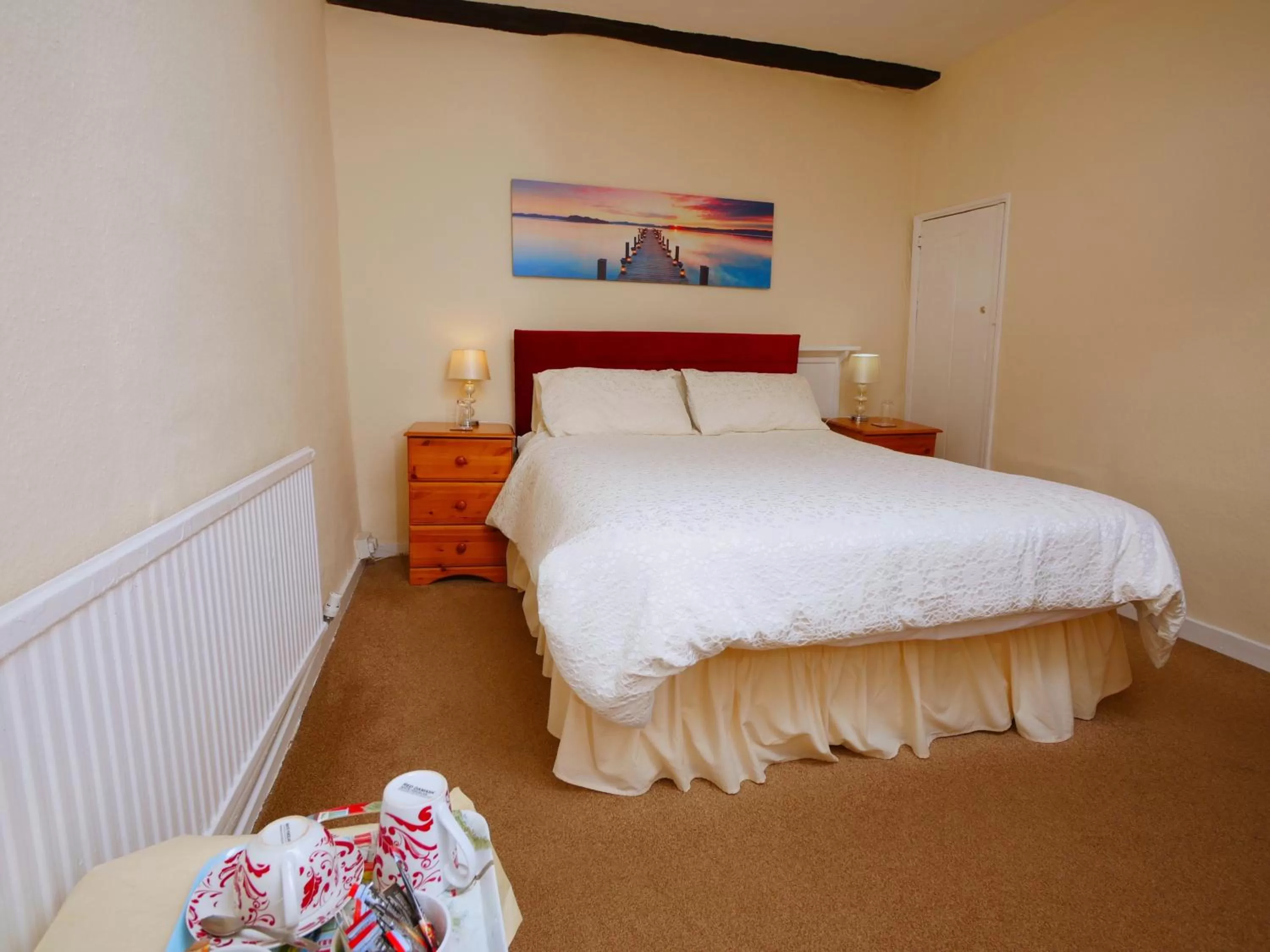 Bed in The Five Bells, Eastry