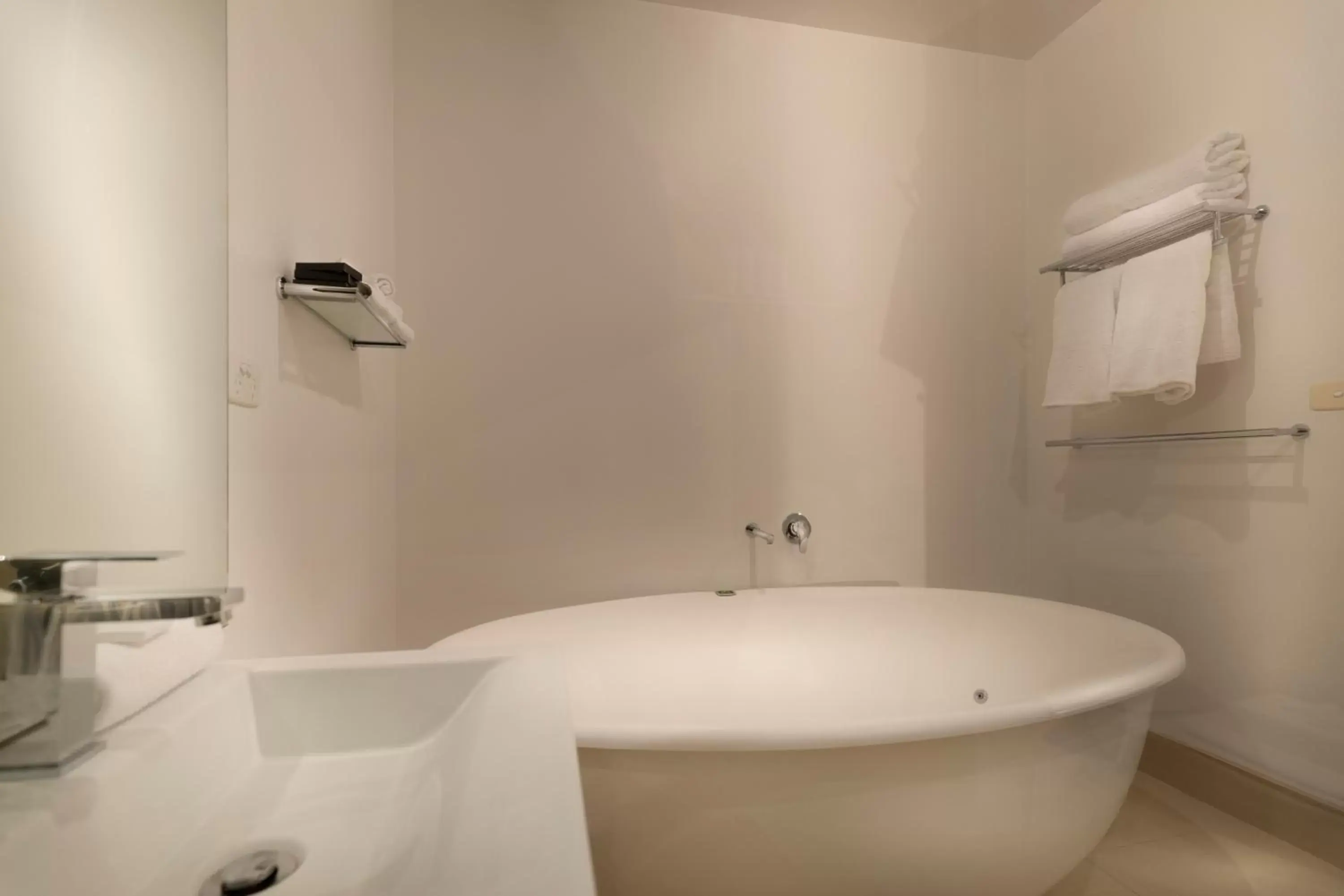 Bathroom in Hotel Frangos