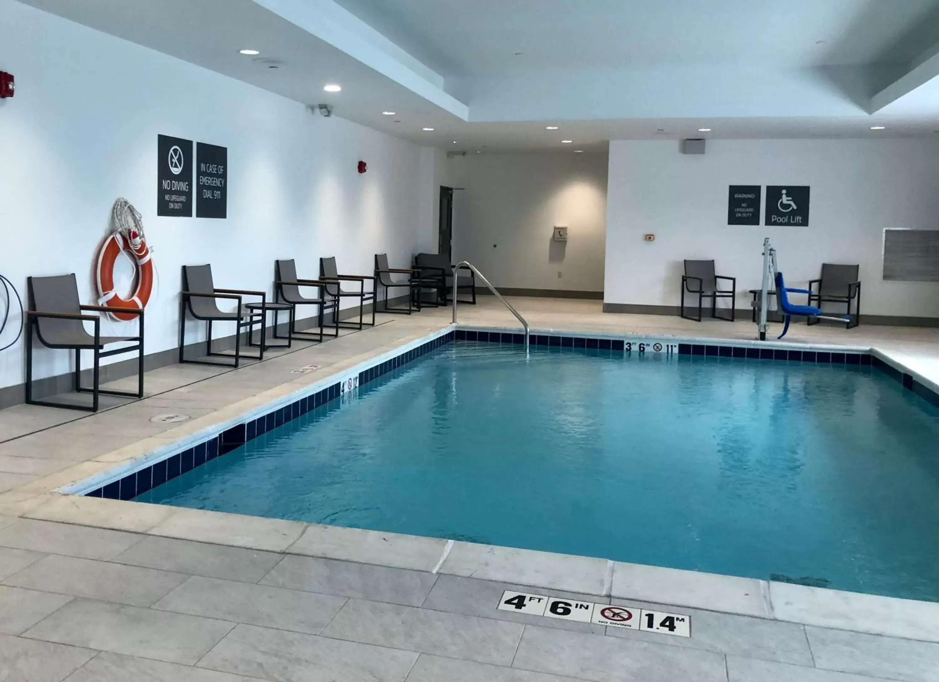 Swimming Pool in La Quinta Inn & Suites by Wyndham Denver Parker