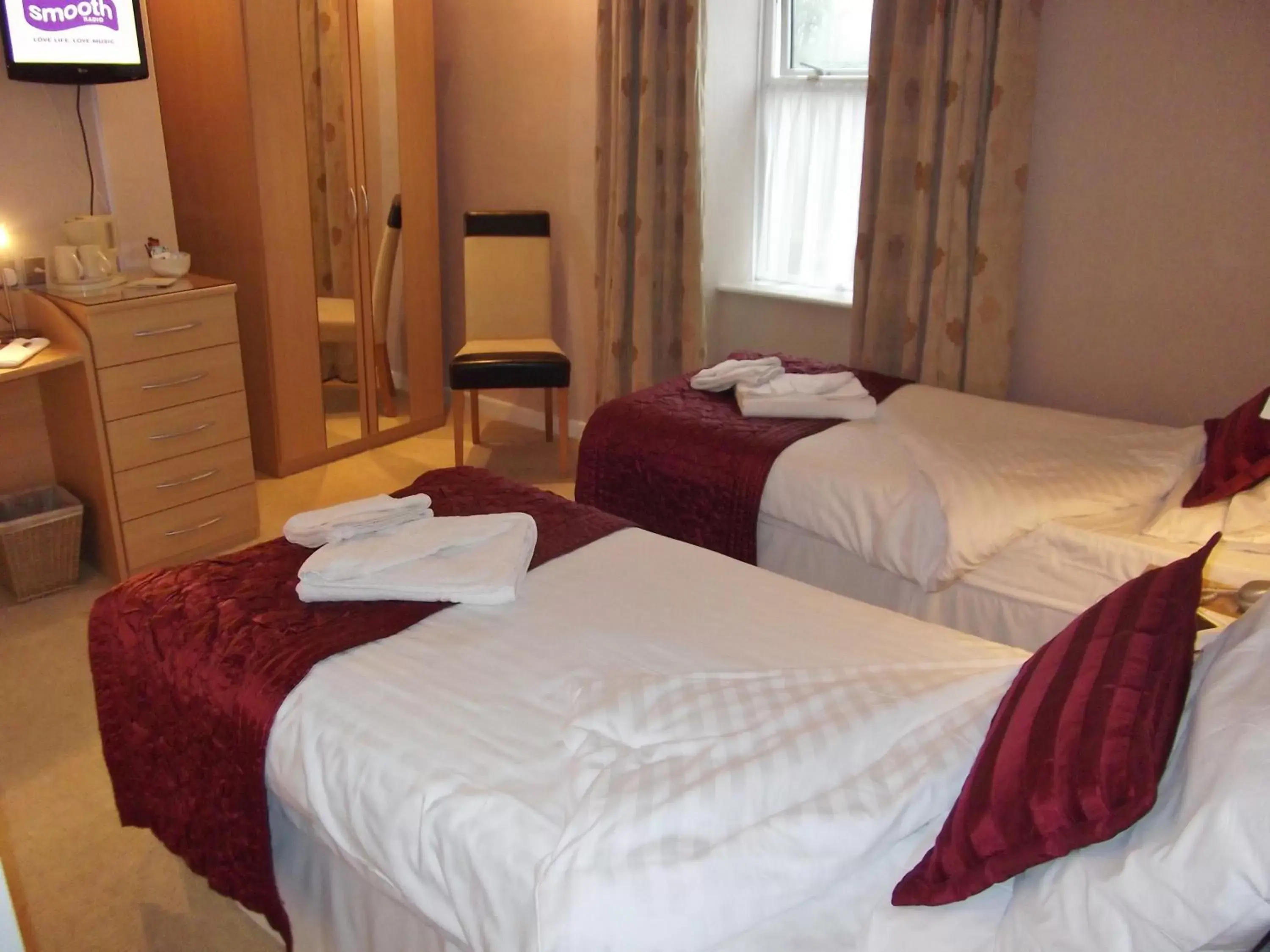 Bedroom, Bed in Ashburnham Hotel