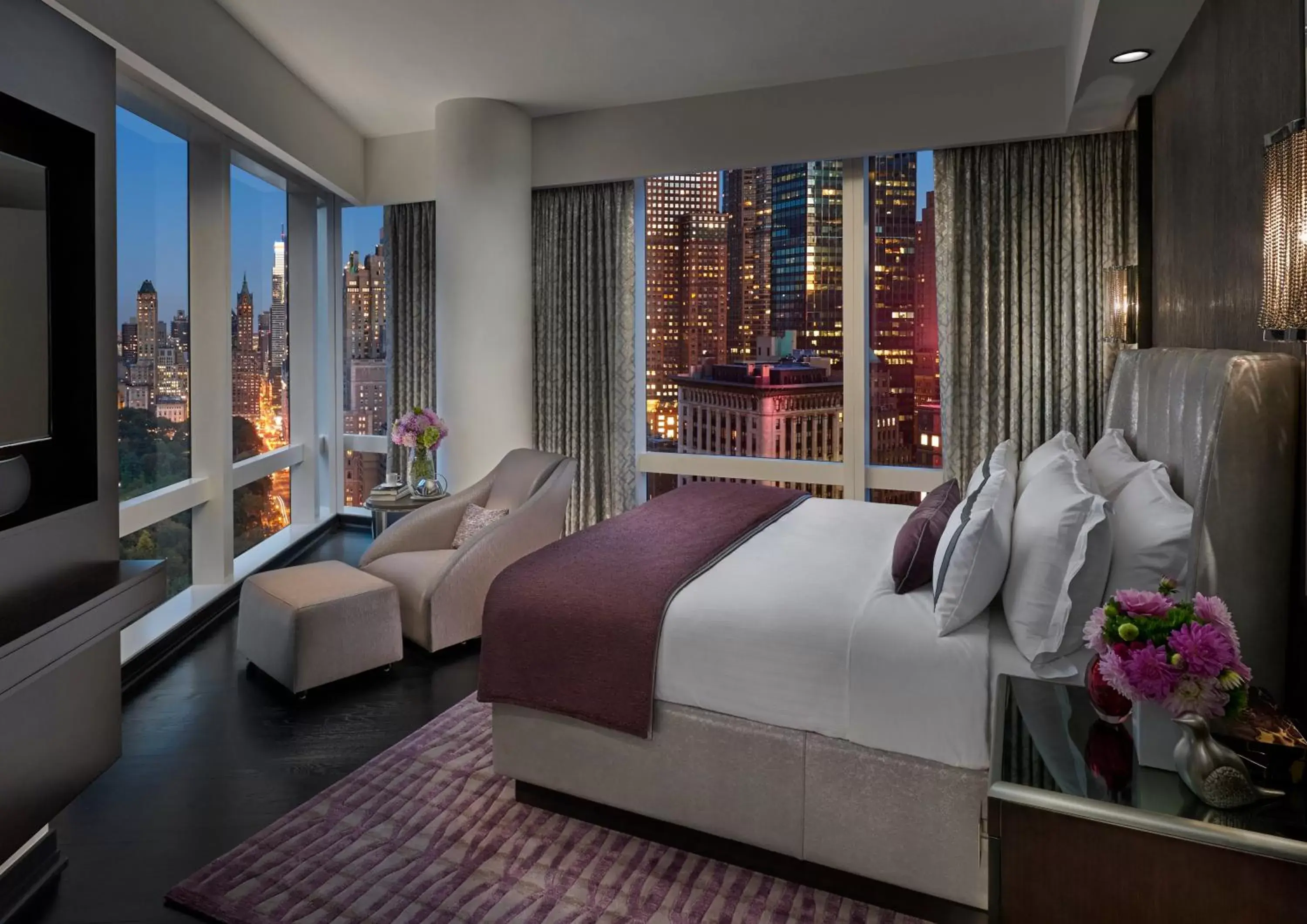 Bedroom in Mandarin Oriental New York