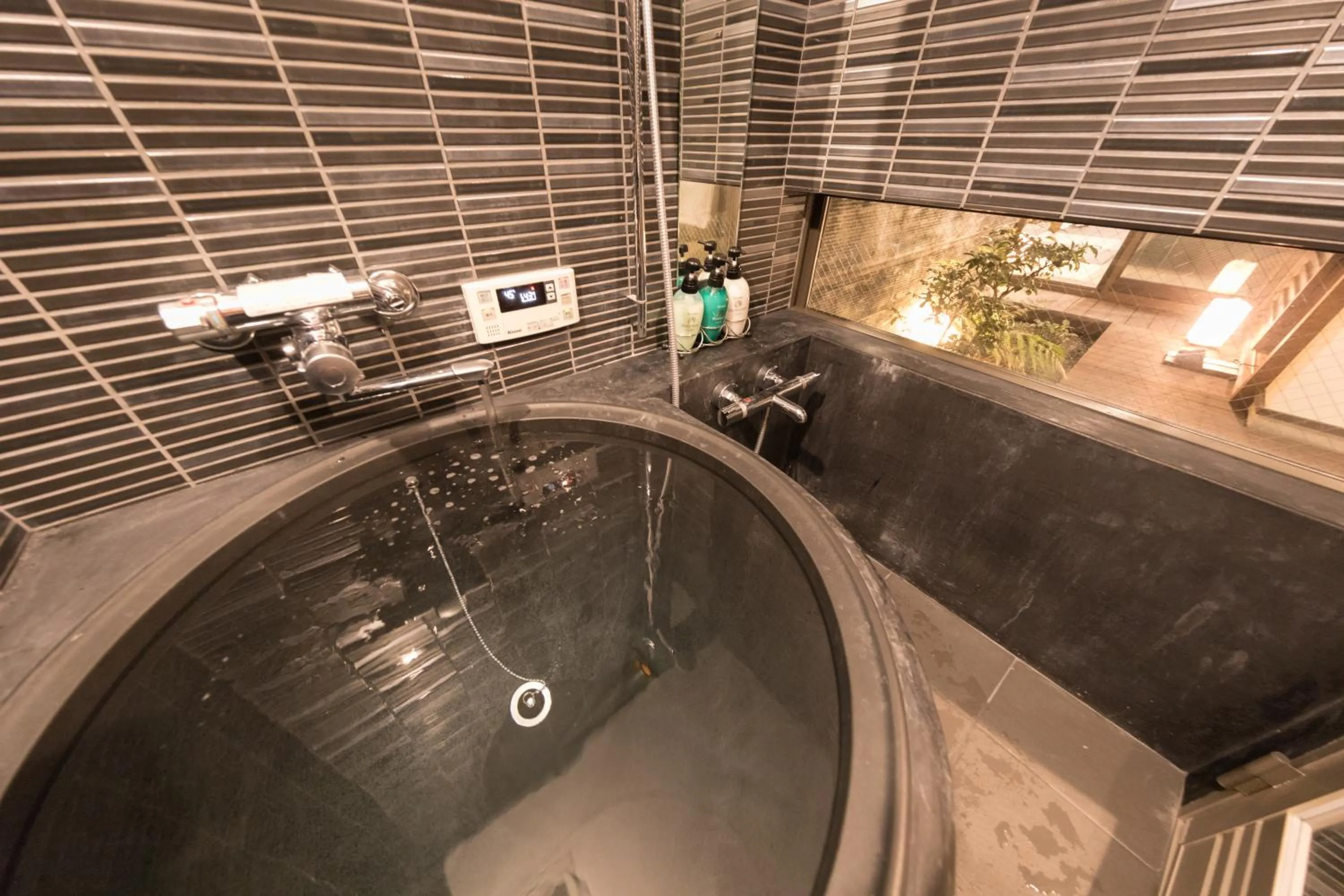 Photo of the whole room in Kiraku Kyoto Gion