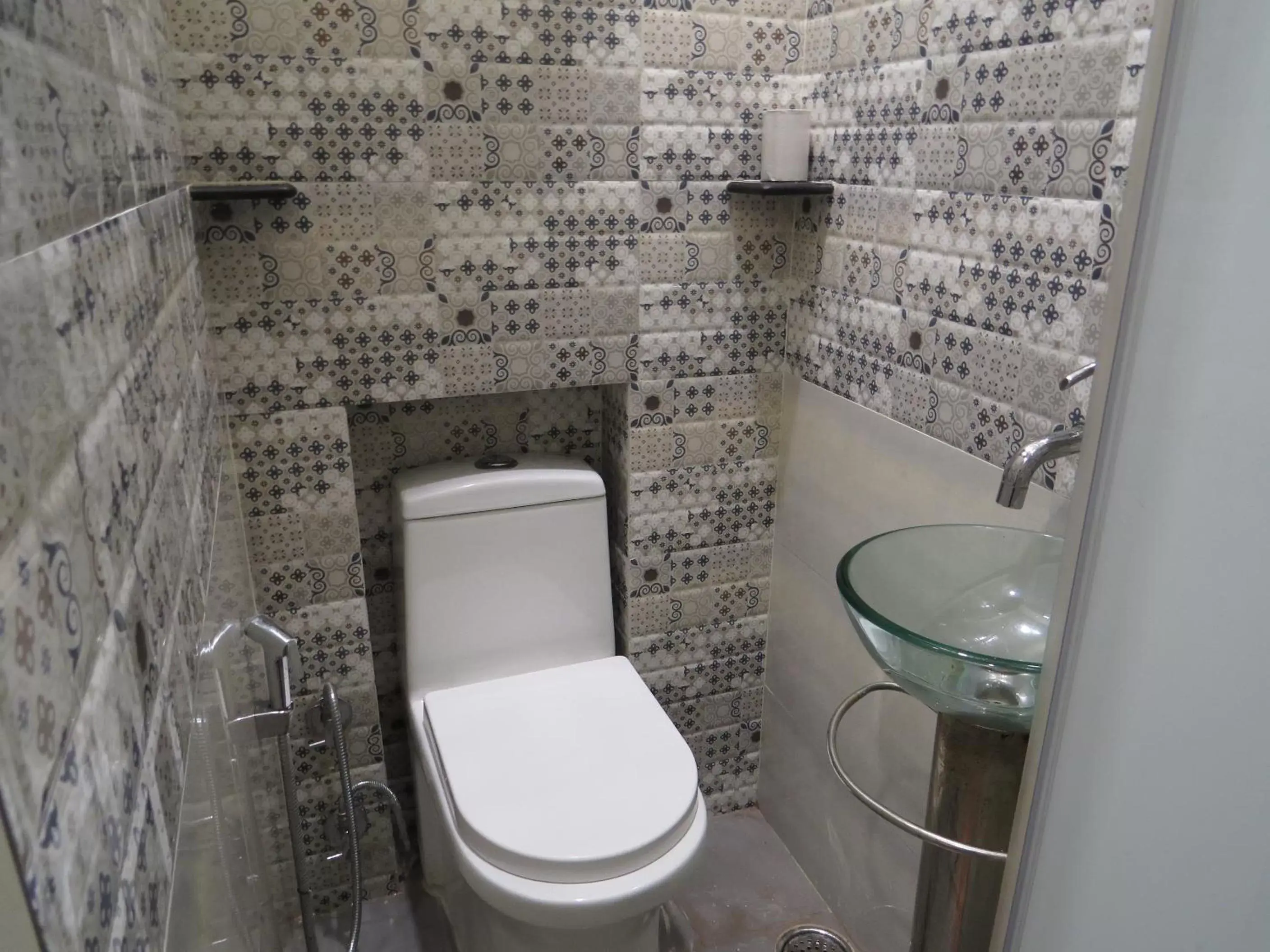 Toilet, Bathroom in Smyle Inn - Best Value Hotel near New Delhi Station