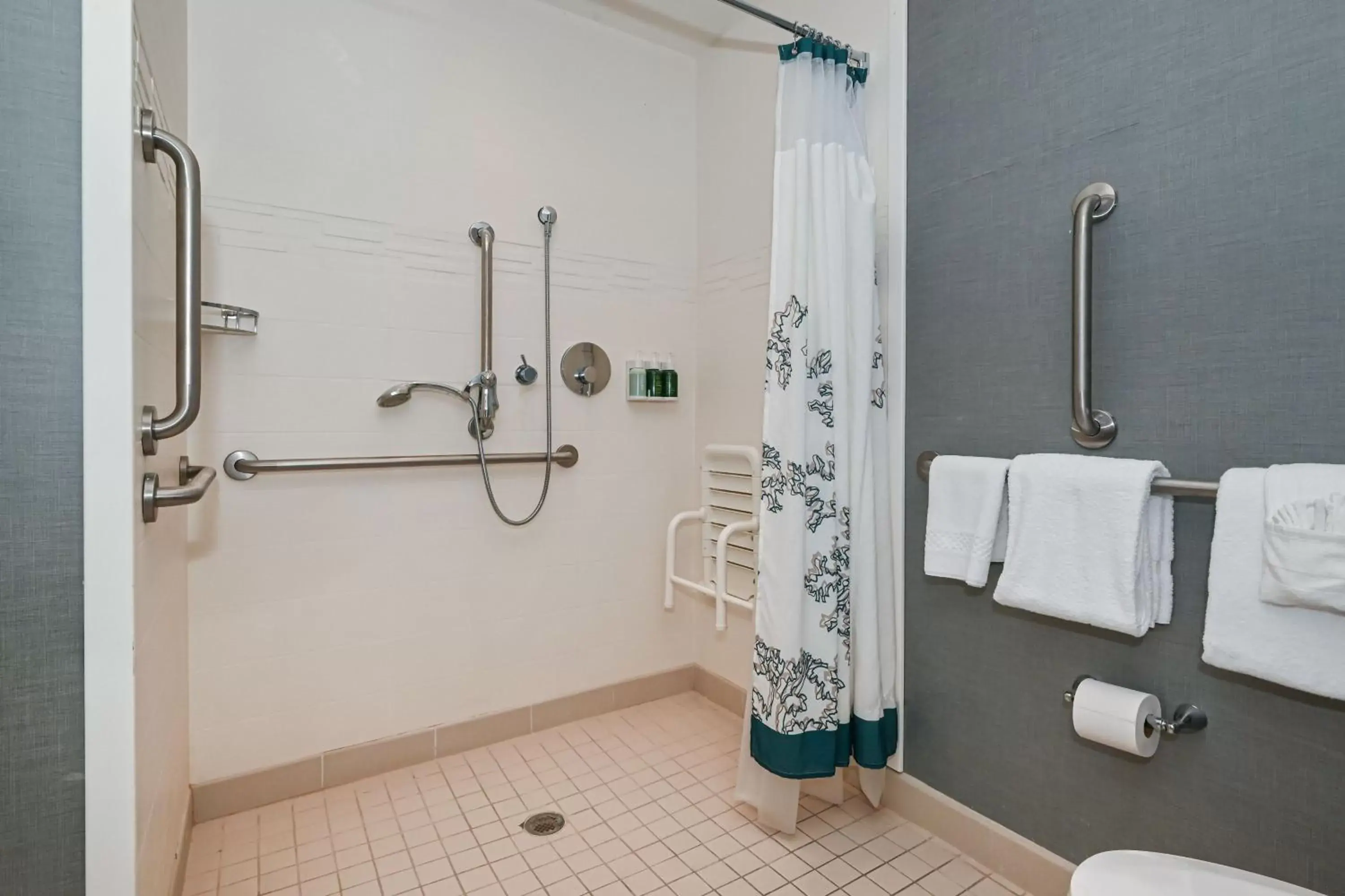 Bathroom in Residence Inn Raleigh-Durham Airport/Brier Creek