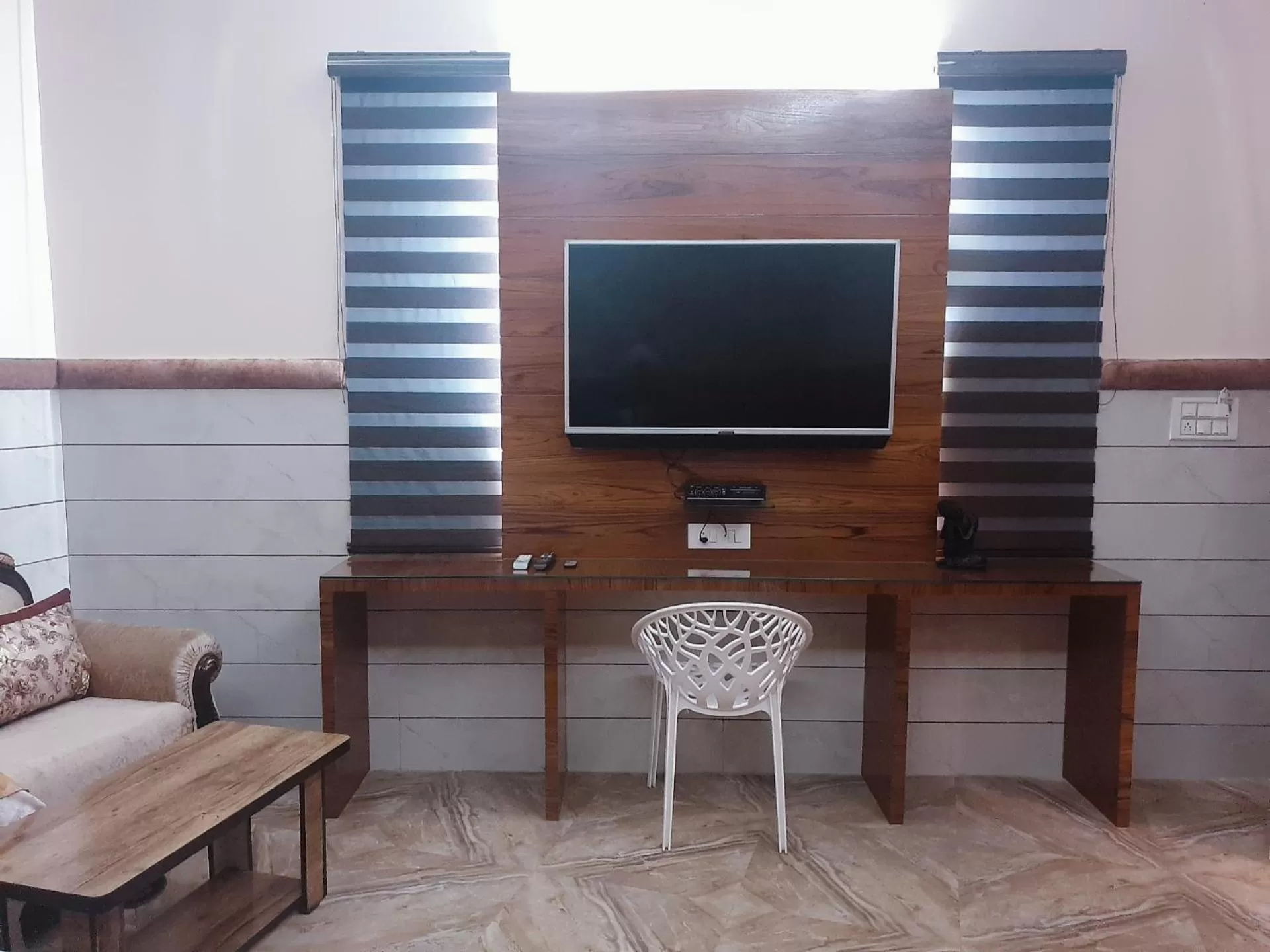 TV and multimedia in The Park View Hotel