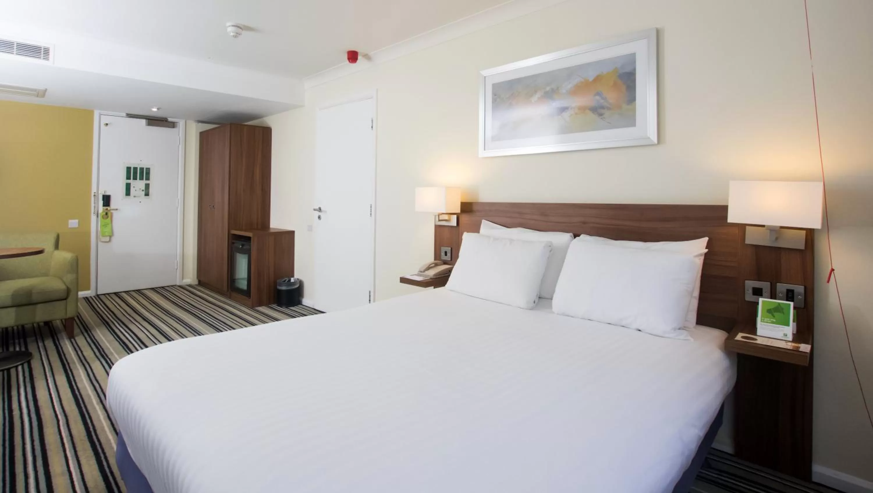 Photo of the whole room, Bed in Holiday Inn York by IHG