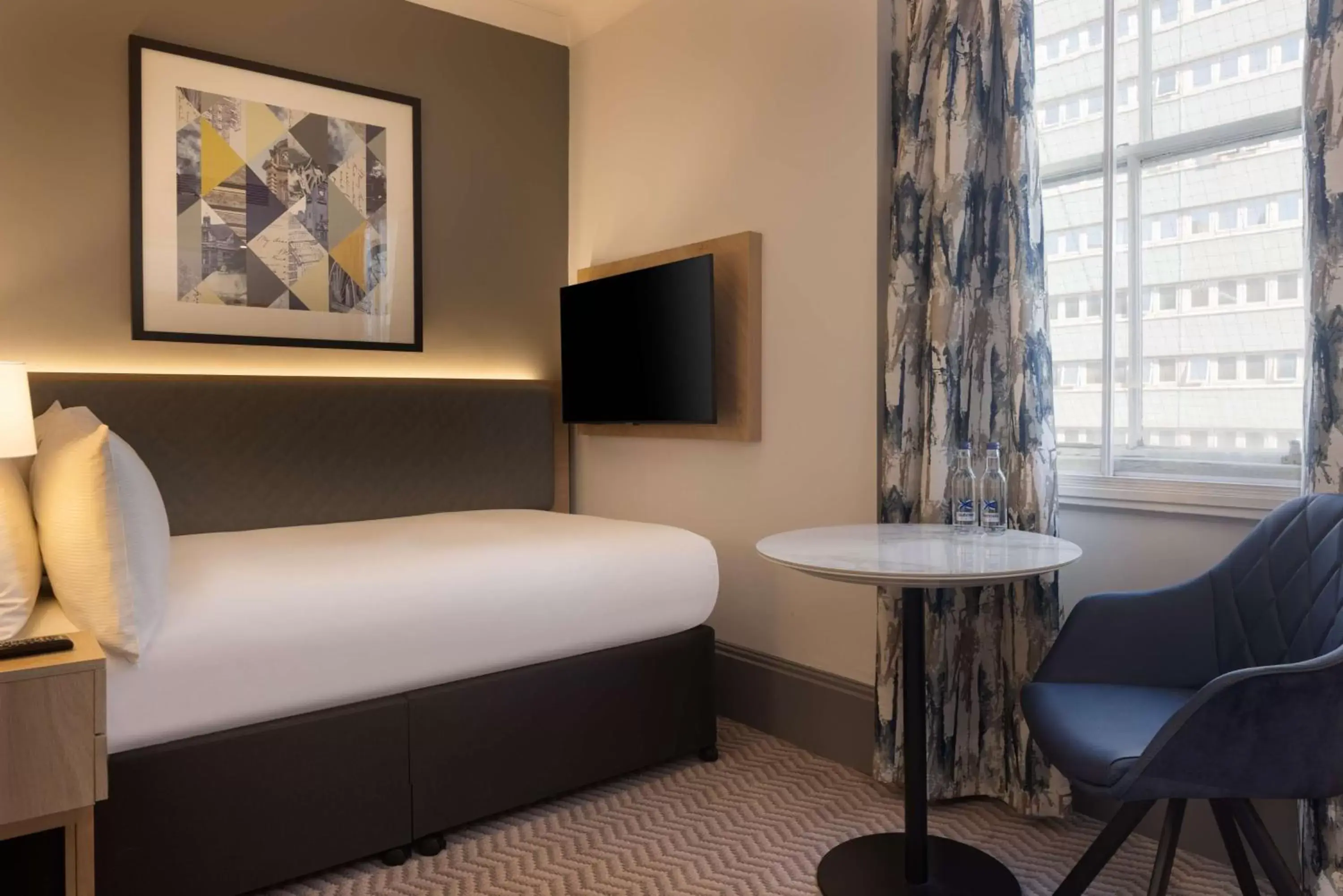 Bed, Seating Area in Hilton Nottingham Hotel