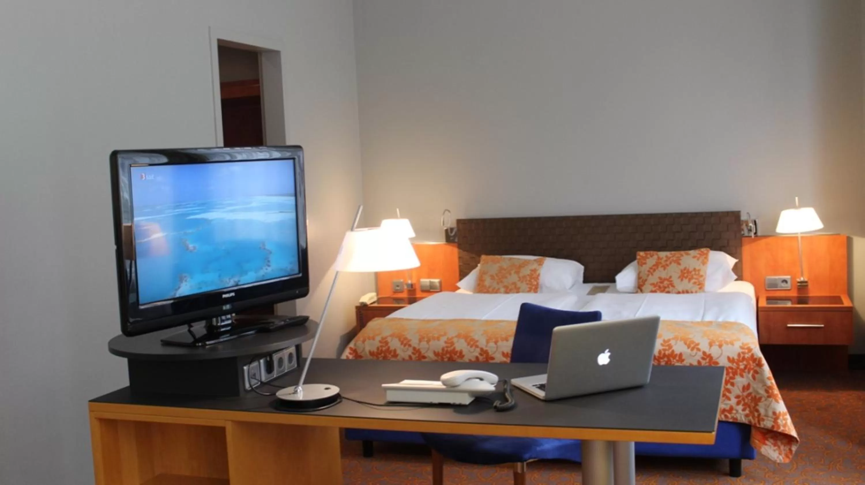 Bedroom, Bed in Mercure Hotel & Residenz Berlin Checkpoint Charlie