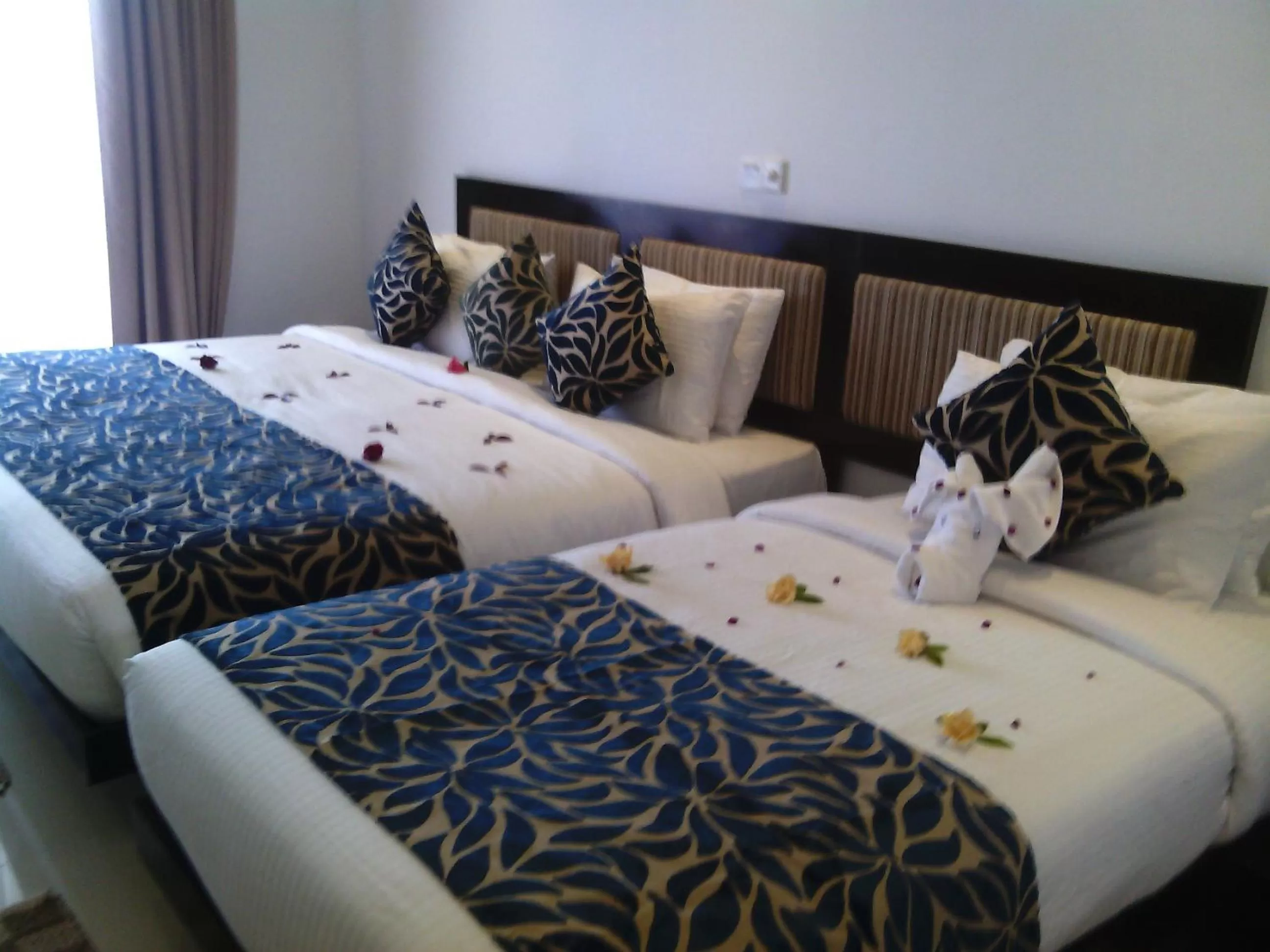 Bed in Ruins Chaaya Hotel