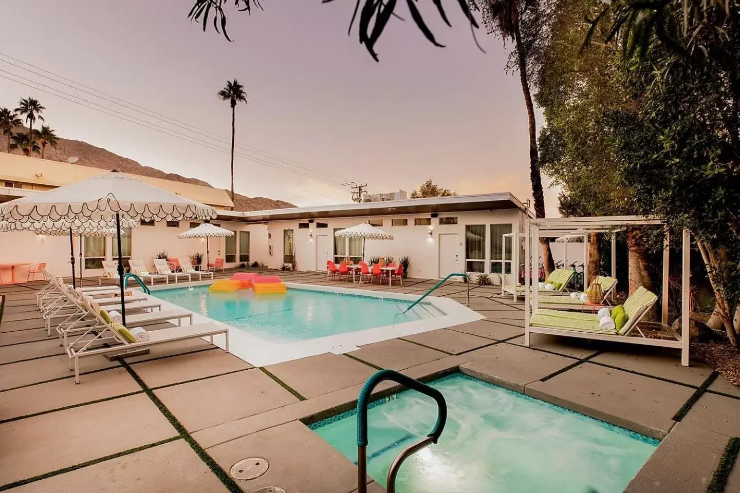 Swimming Pool in The Wesley Palm Springs