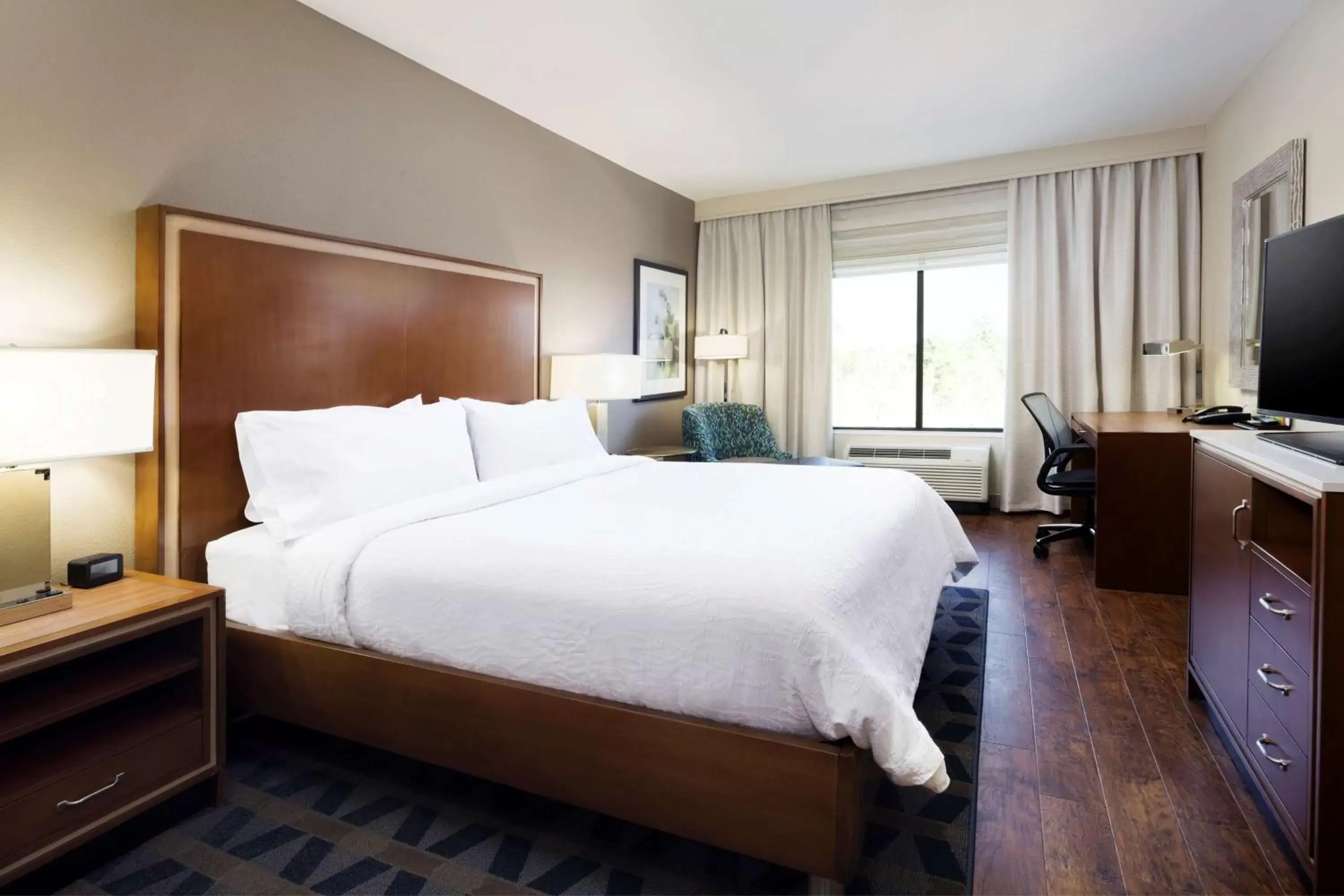 Bed in Longview Hilton Garden Inn