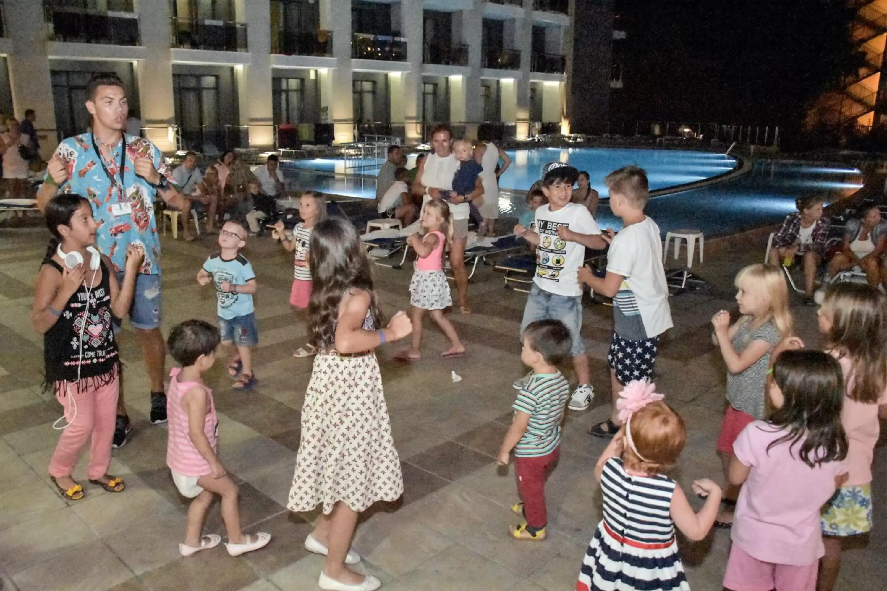 young children, Evening Entertainment in Arena Mar Hotel and SPA