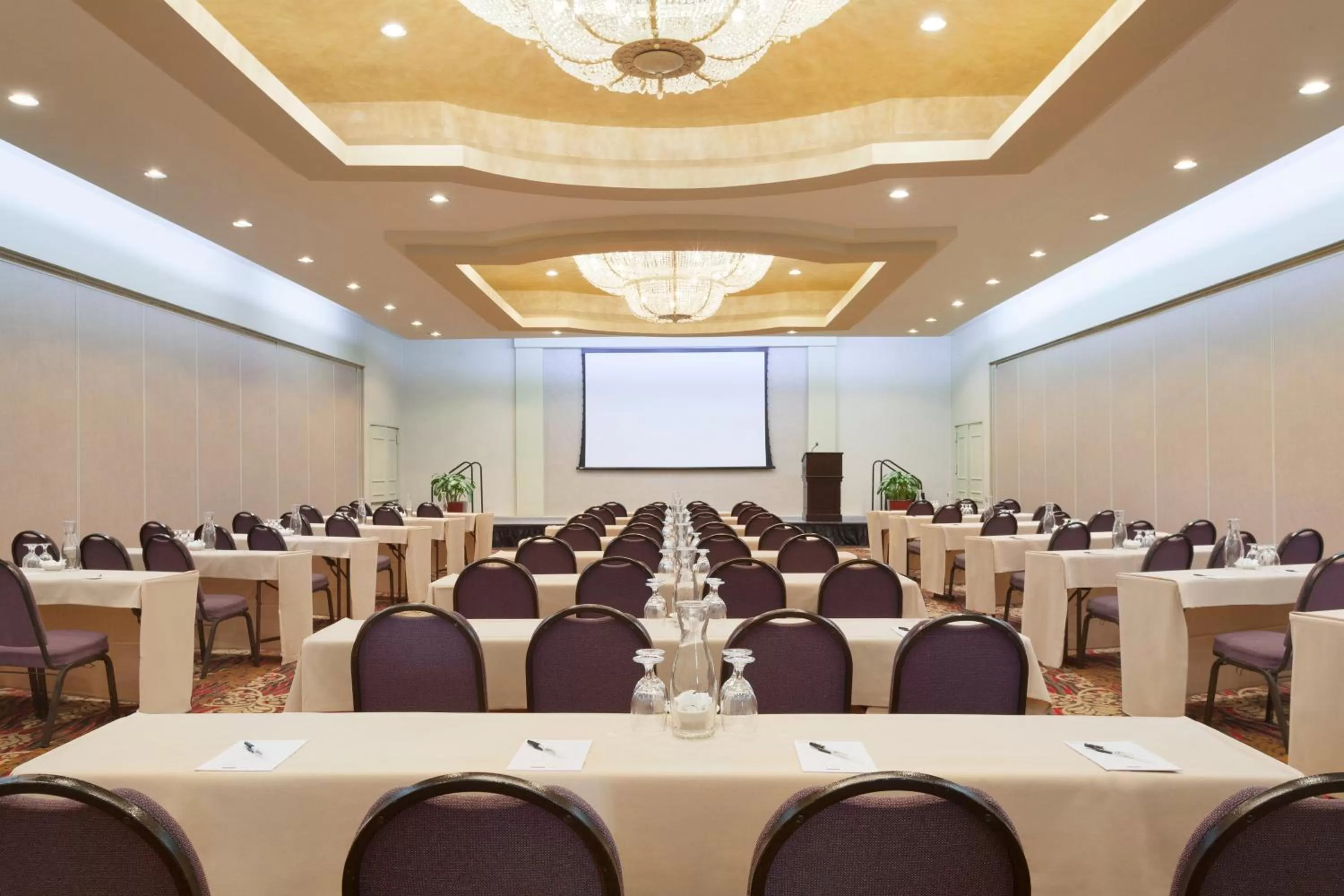 Business facilities in USC Hotel