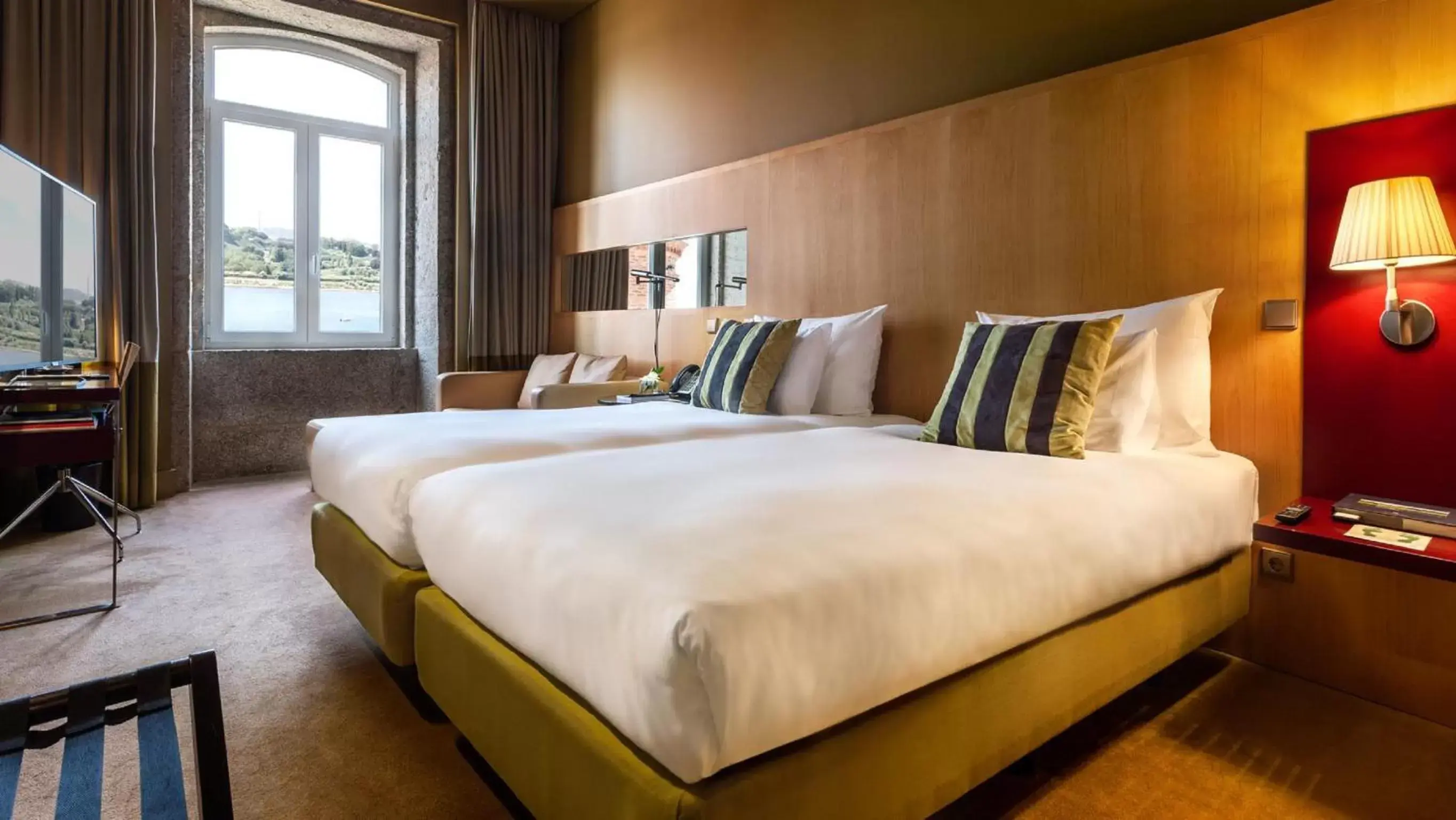 Bedroom, Bed in Pestana Palacio do Freixo, Pousada & National Monument - The Leading Hotels of the World