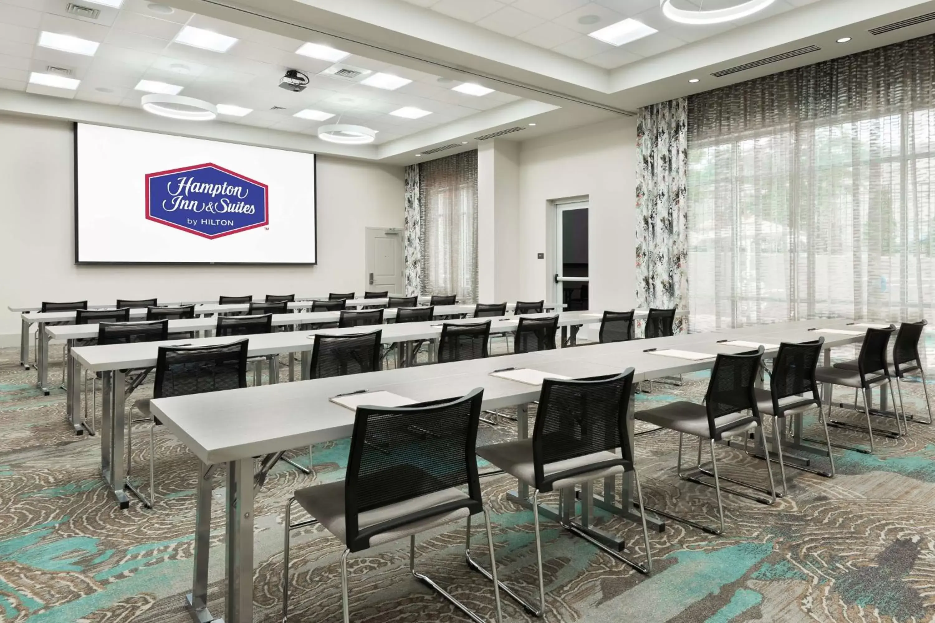 Meeting/conference room in Hampton Inn & Suites Atlanta Buckhead Place