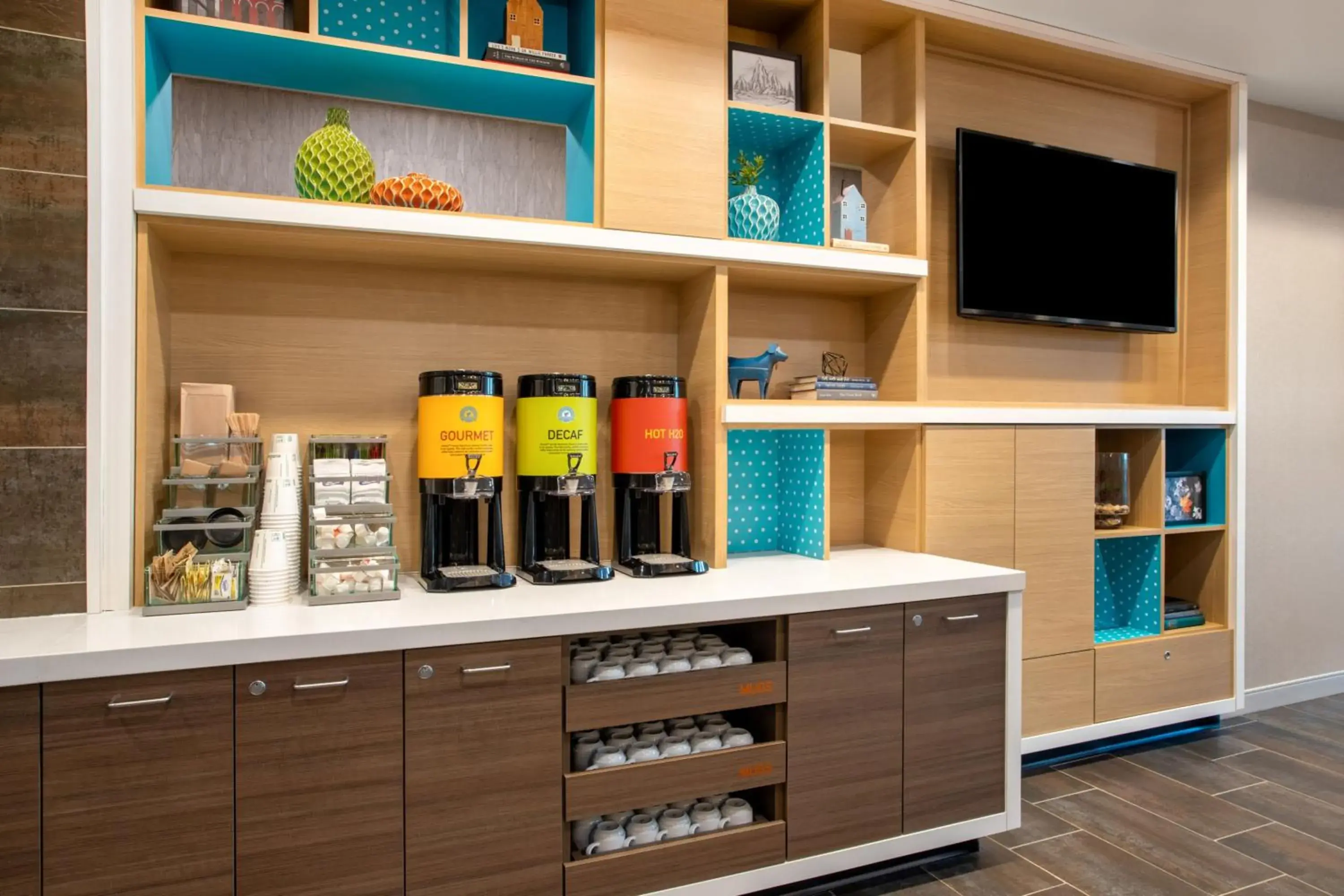 Coffee/tea facilities in Home2 Suites By Hilton Calhoun