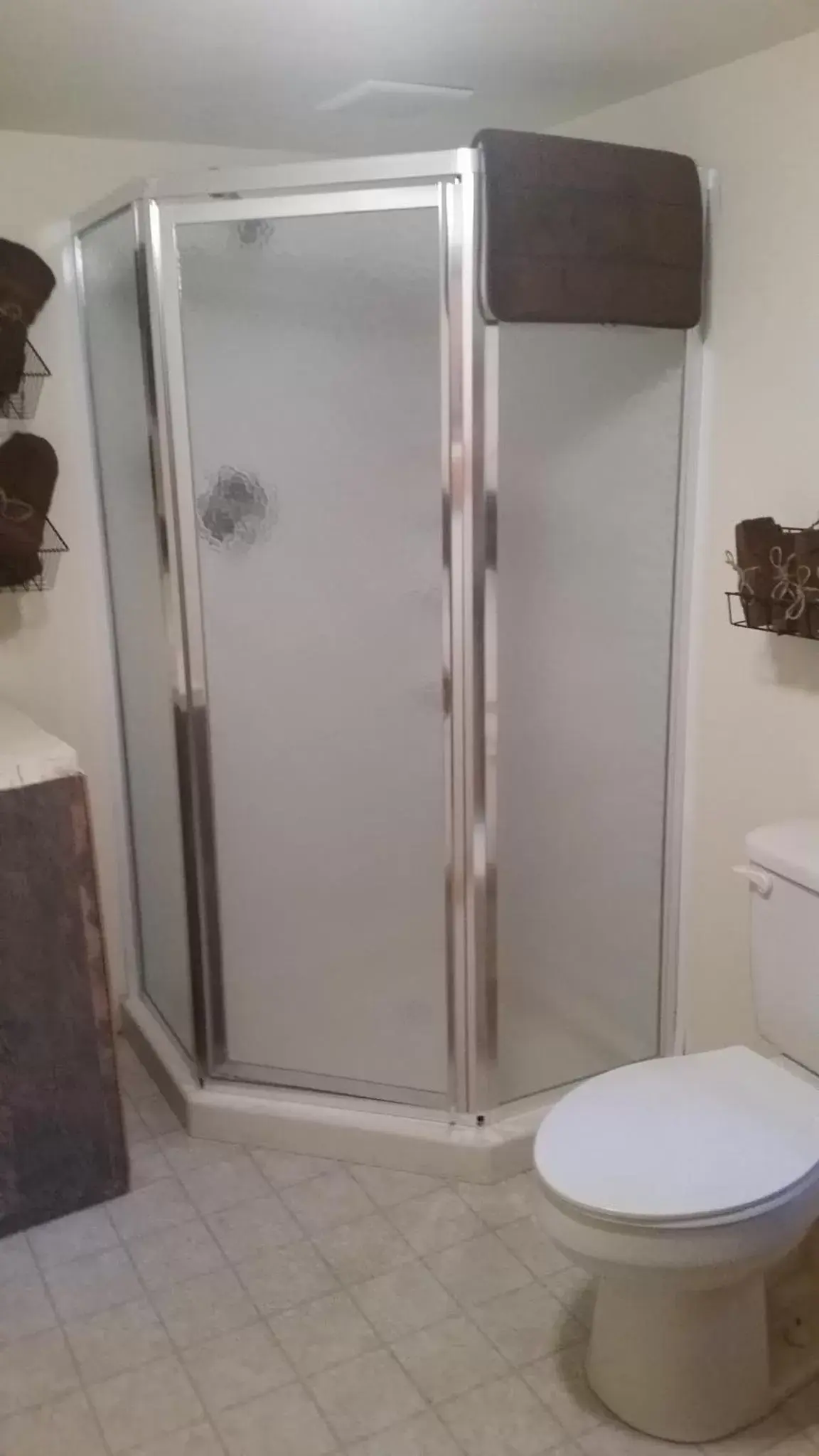 Shower, Bathroom in Lonesome Dove Ranch