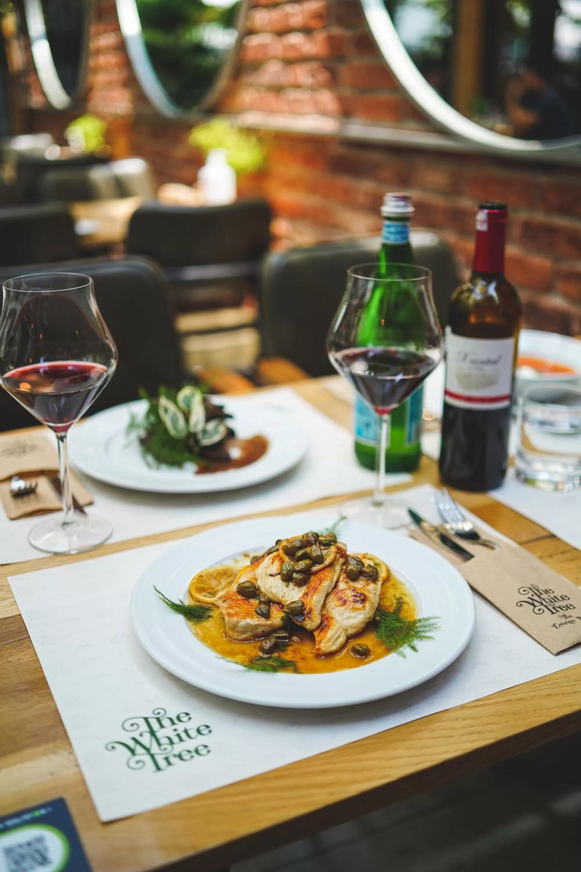 Restaurant/places to eat in The White Tree