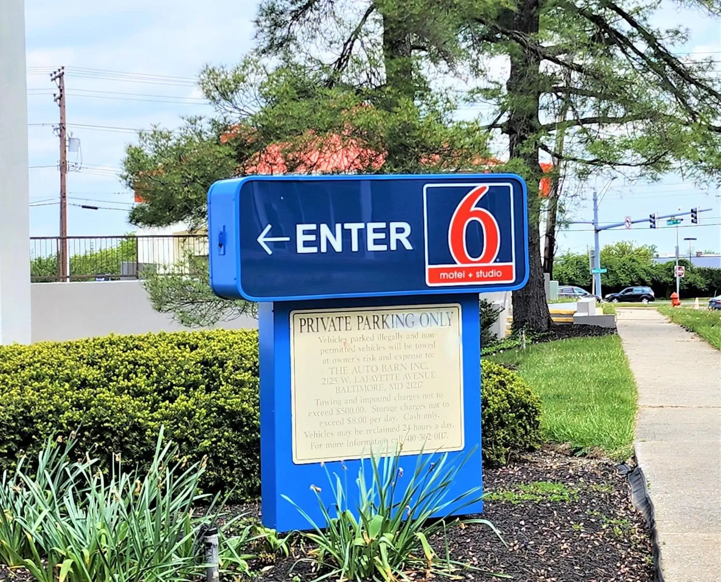 Parking in Motel 6 Catonsville MD Baltimore West