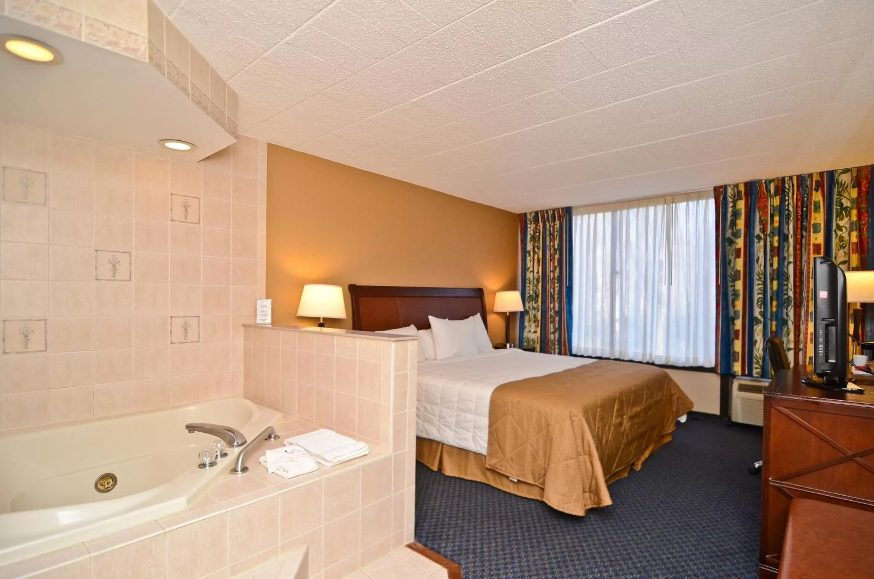 Bedroom in Pocono Resort & Conference Center - Pocono Mountains