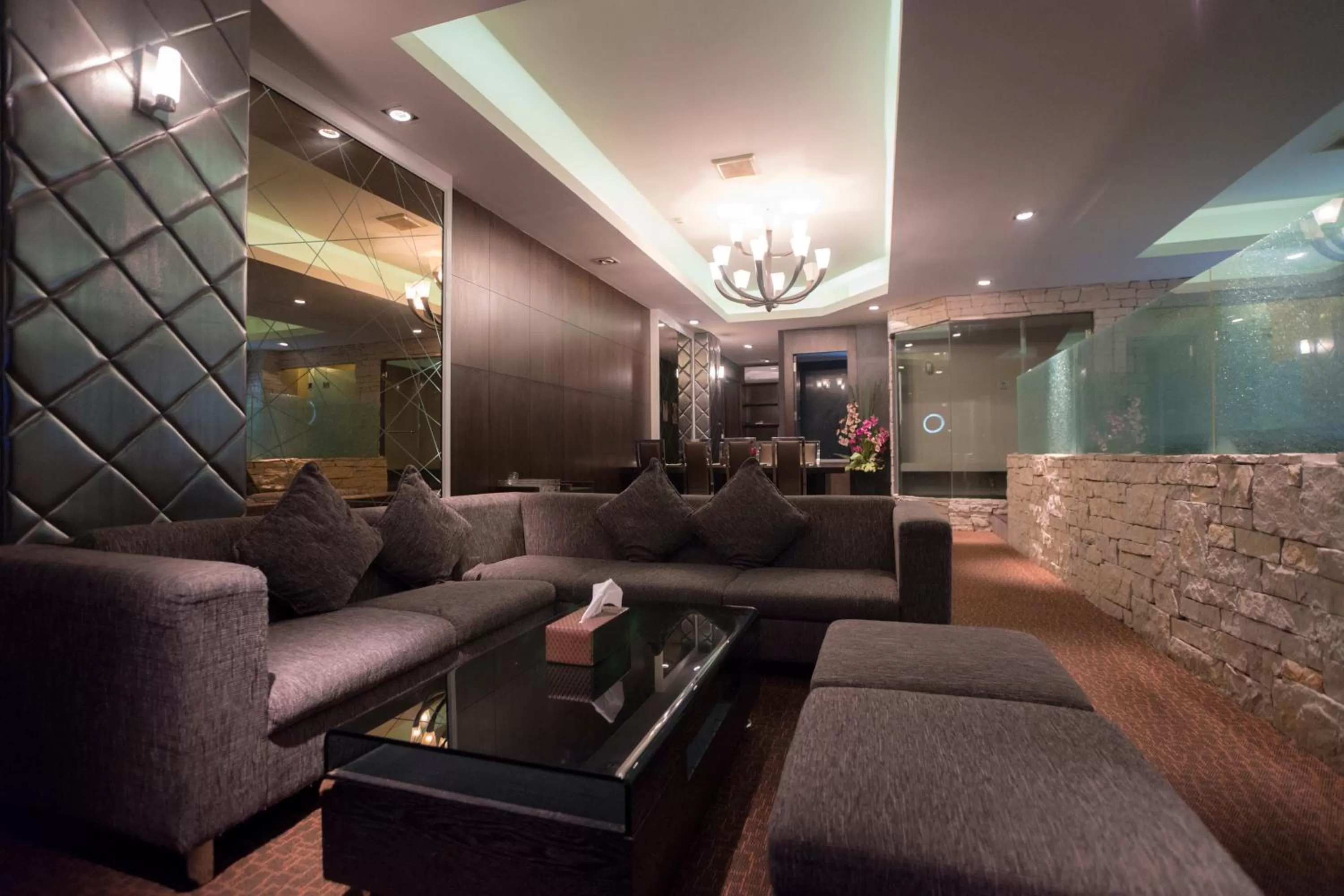 Kiss Gardenhome Chic Hotel