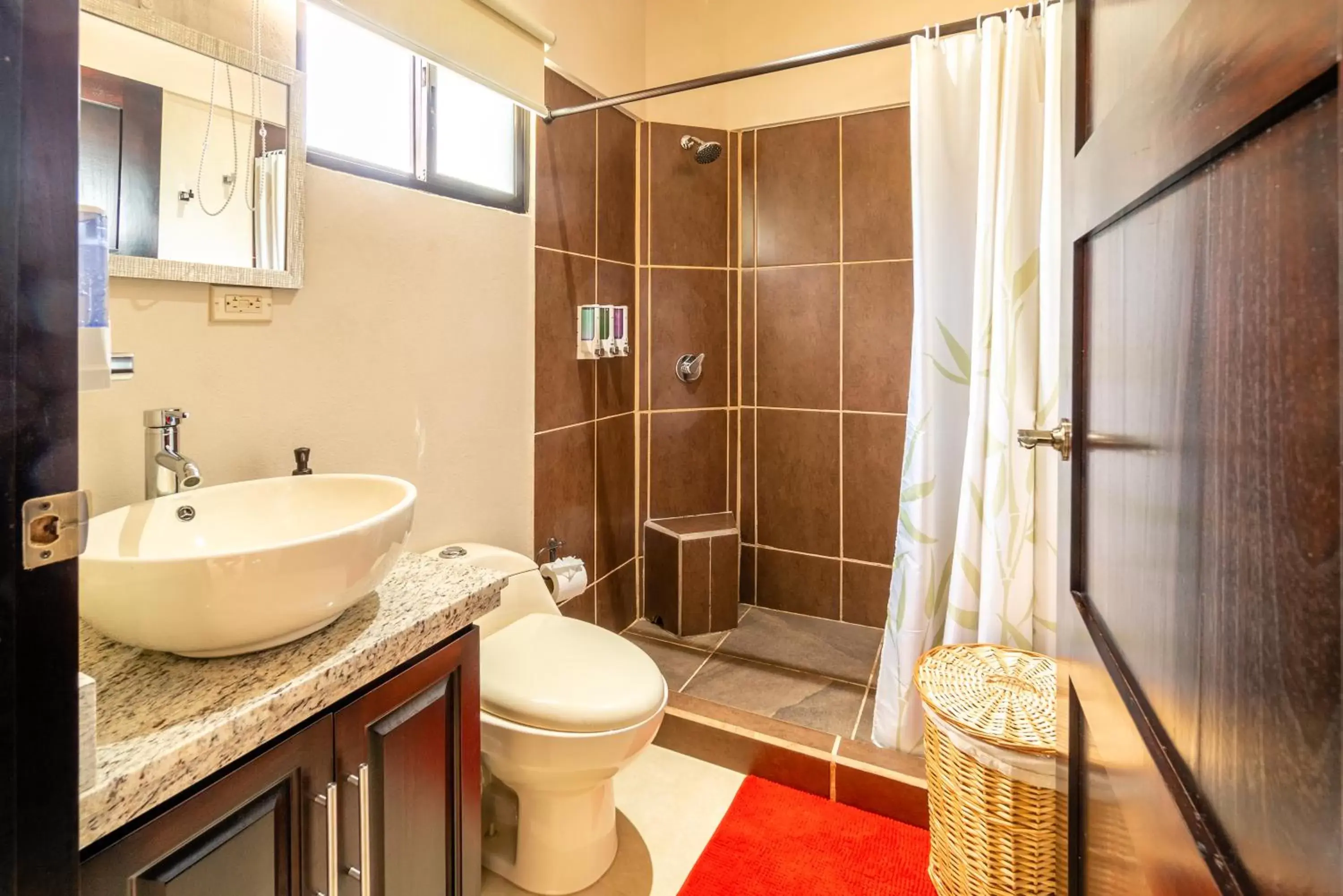 Shower, Bathroom in Vida Mountain Resort & Spa