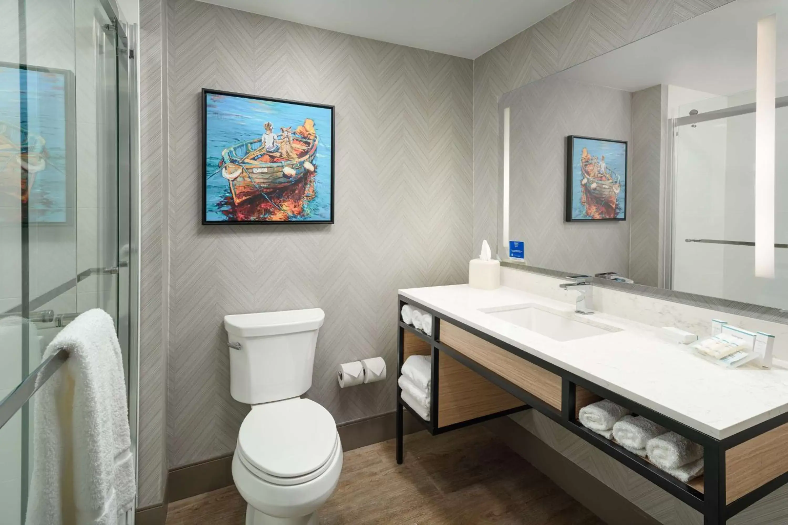 Bathroom in Hilton Garden Inn Chattanooga/Hamilton Place Bathroom in Hilton Garden Inn Chattanooga/Hamilton Place