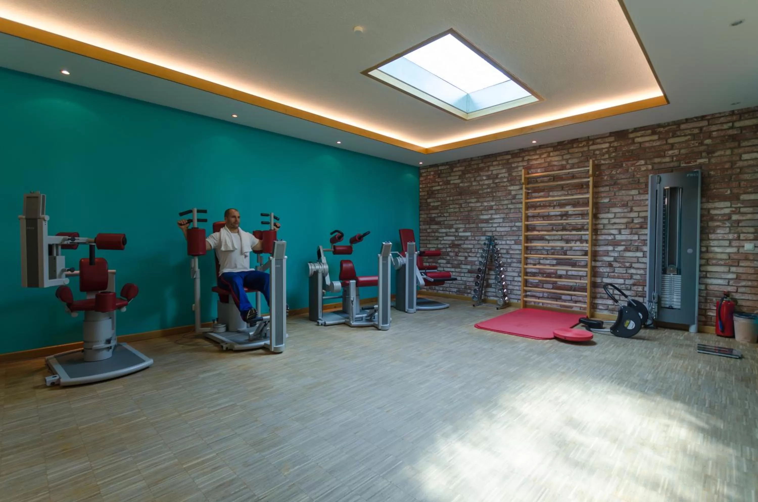 Fitness centre/facilities in Strandhotel Heringsdorf mit Soleaußenpool 30 Grad