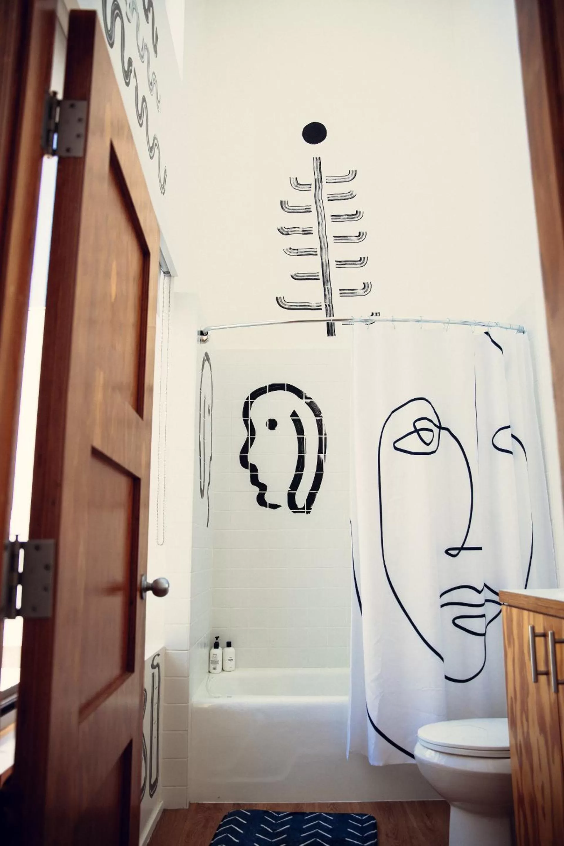 Bathroom in STAY OPEN Venice Beach