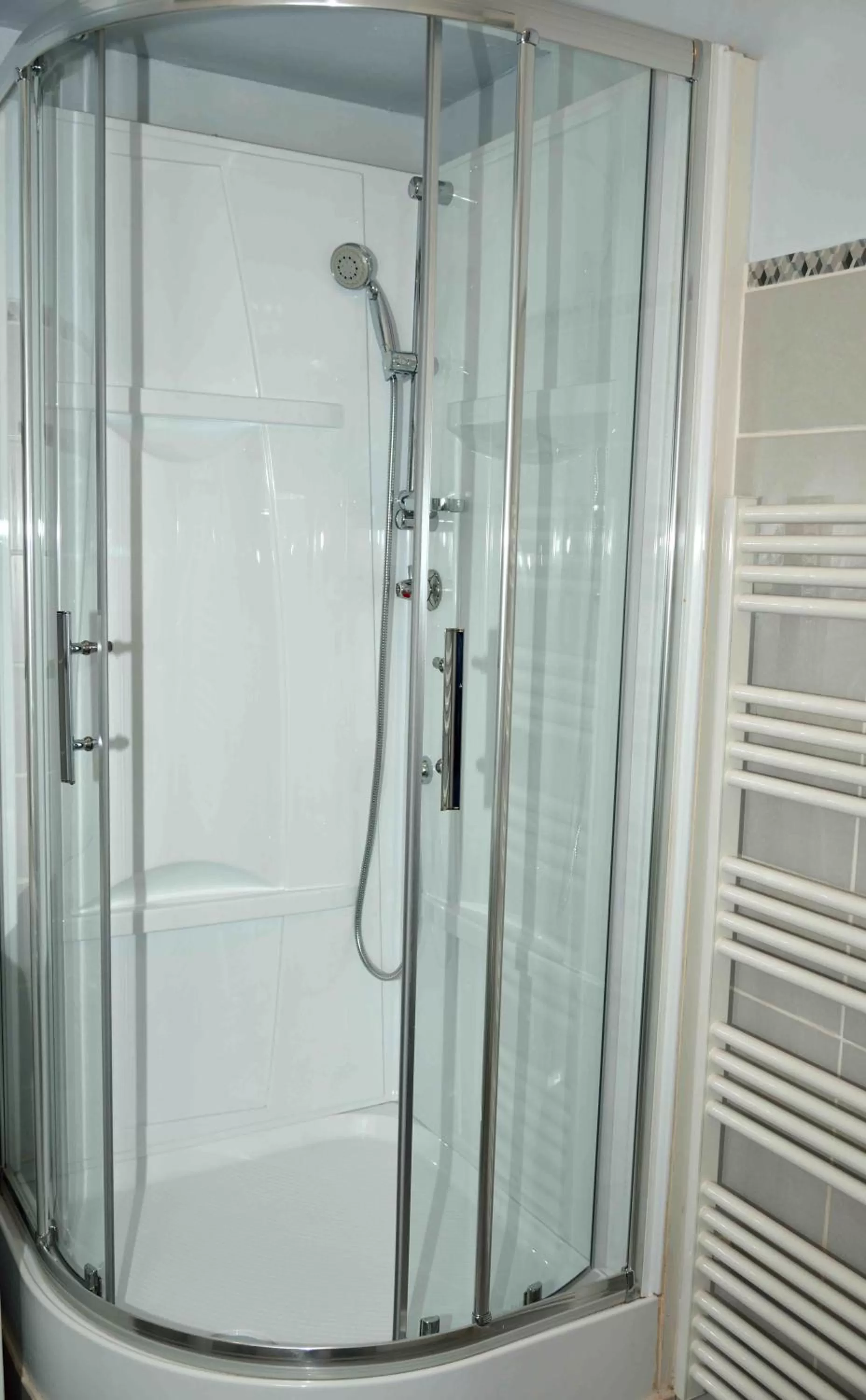 Bathroom in Apparthotel Douai Gare